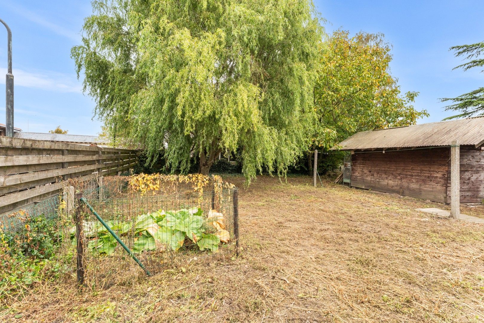 Lichtrijke en stevig gebouwde halfopen woning op een perceel van 794 m² foto 4