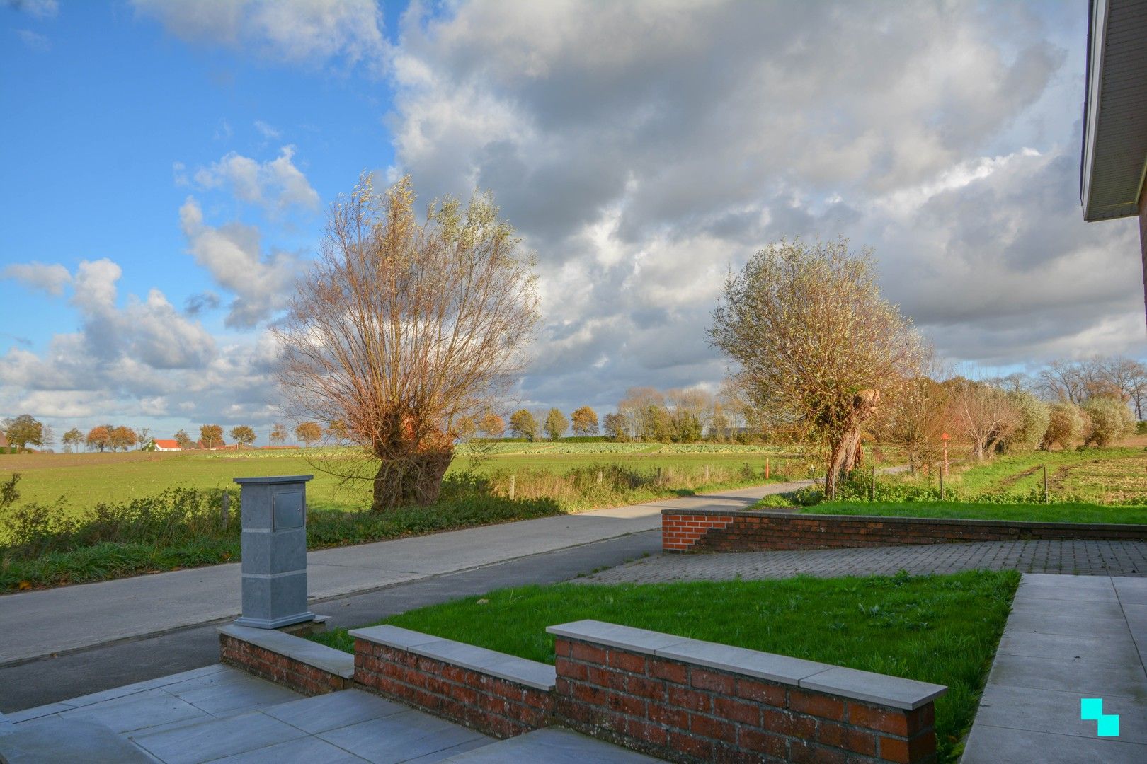 Te renoveren eengezinswoning met magazijn te Hooglede foto 31