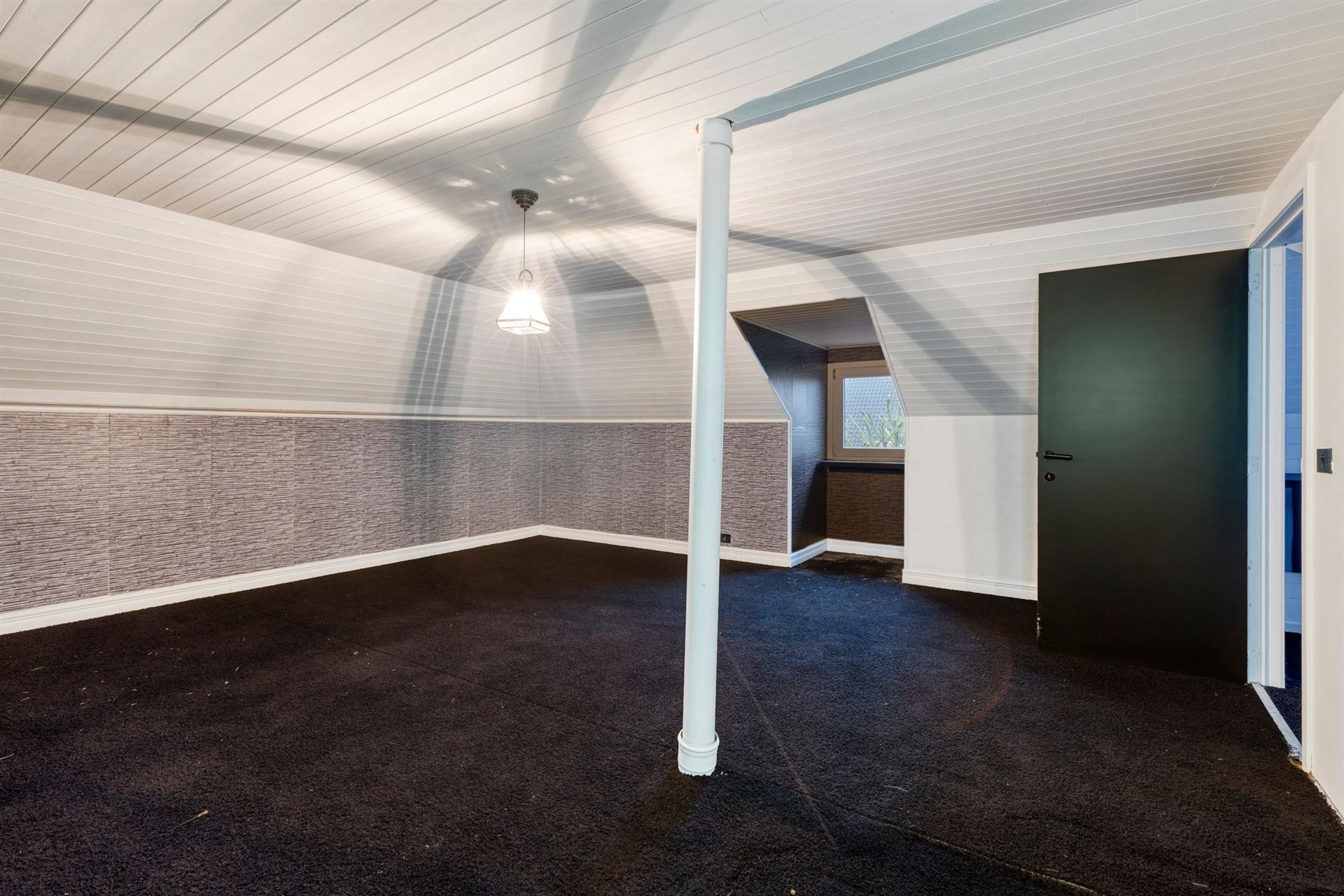 Villa op 1159m² grond. Uitstekend bereikbaar! foto 15