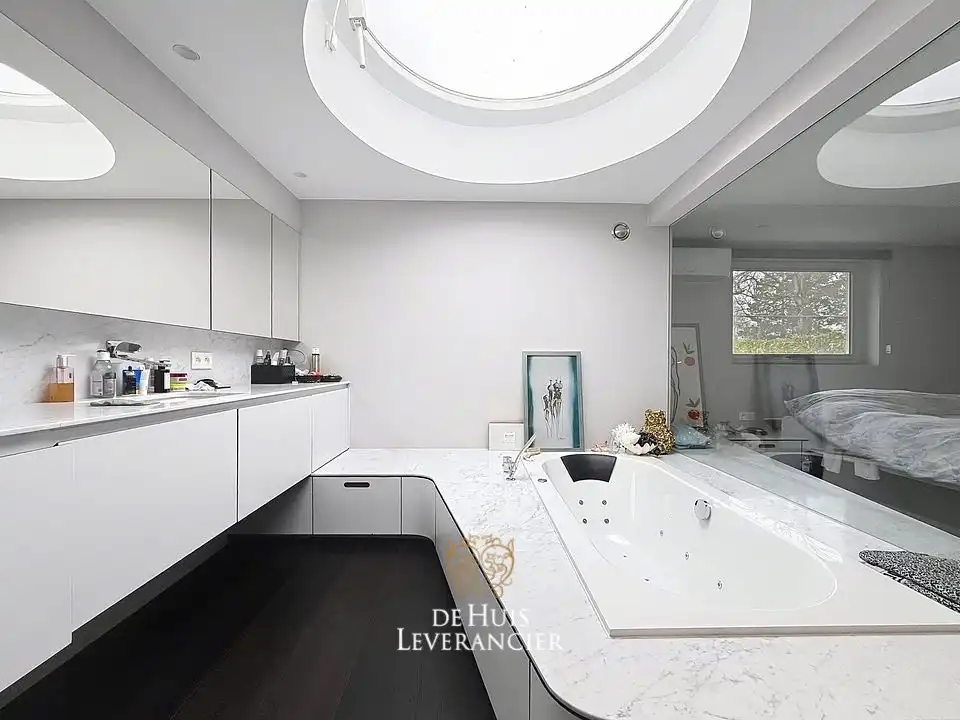 Elegante laagbouwvilla waar discrete rust, moderne uitstraling en standing versmelten in het 'Zoute' van Sint-Idesbald te koop foto 31