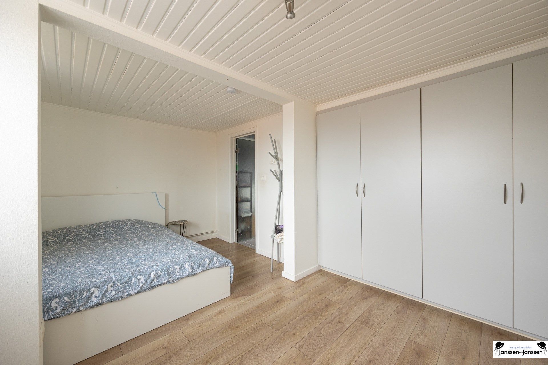 Instapklare woning met garage in Oud-Berchem foto 7