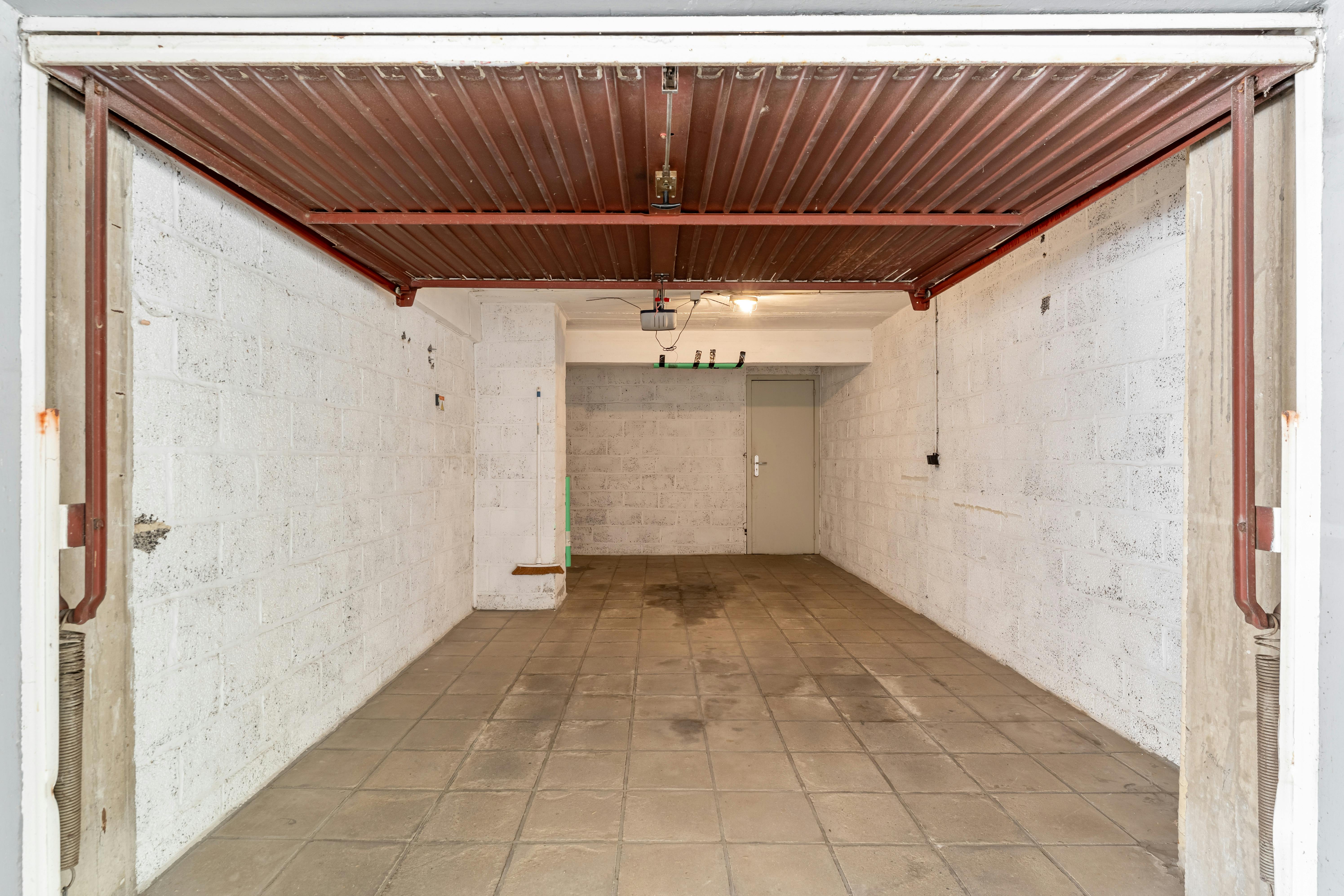 Ruim 3-slaapkamerappartement met terras en garagebox in hartje Genk foto 15