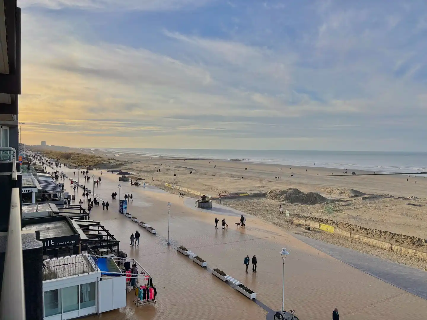 Verzorgd appartement op de zeedijk van Nieuwpoort-bad foto 3