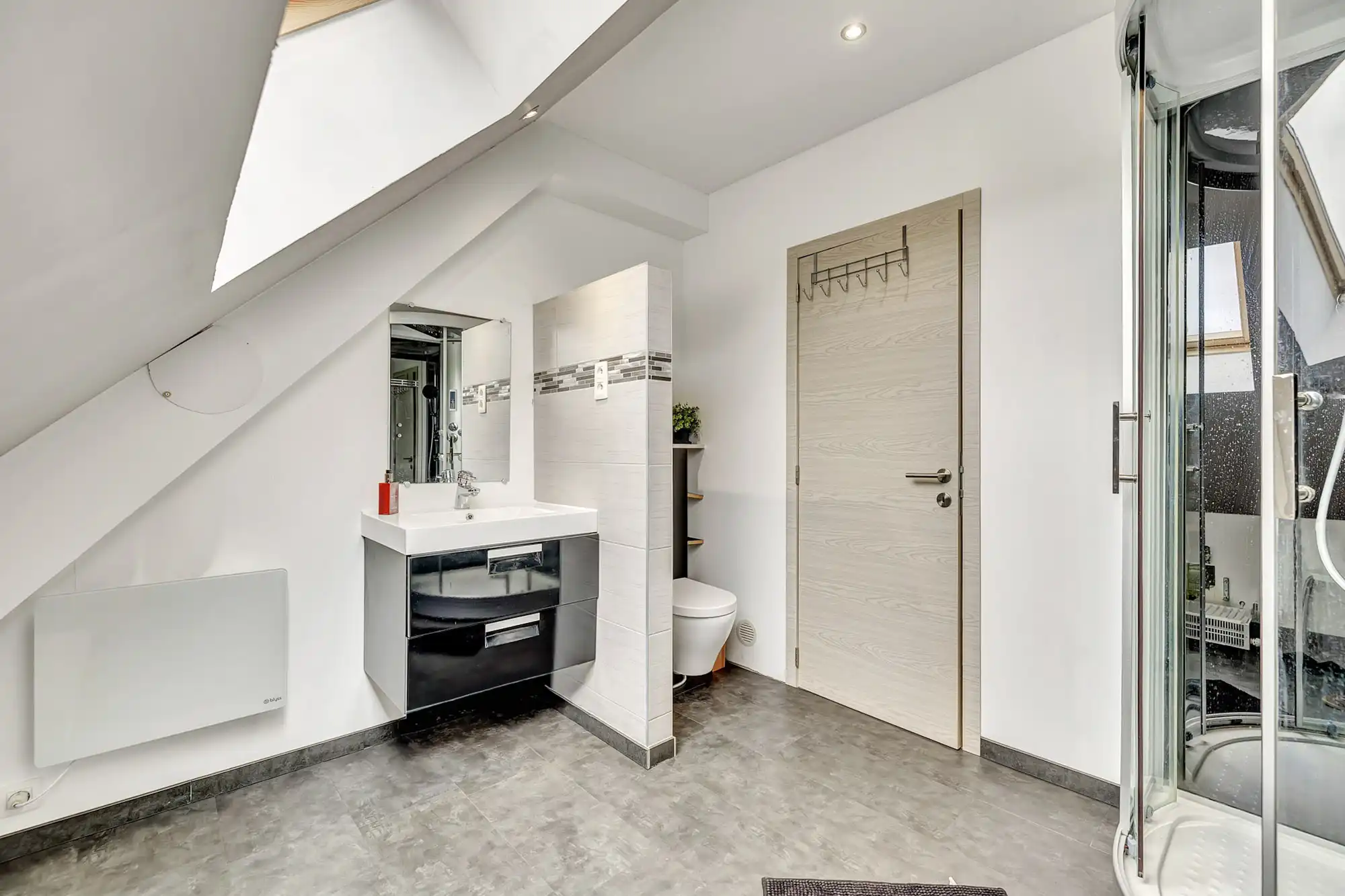 Rustieke woning op strategische ligging foto 8