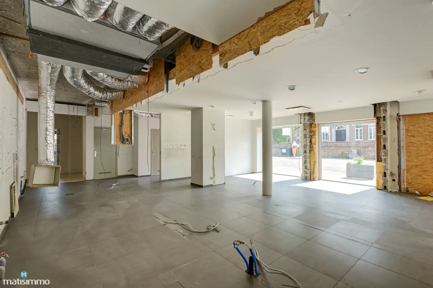 LICHTRIJK HANDELSPAND (174M2) MET VEEL VISIBILITEIT OP EEN TOPLOCATIE IN BEVERST foto 11