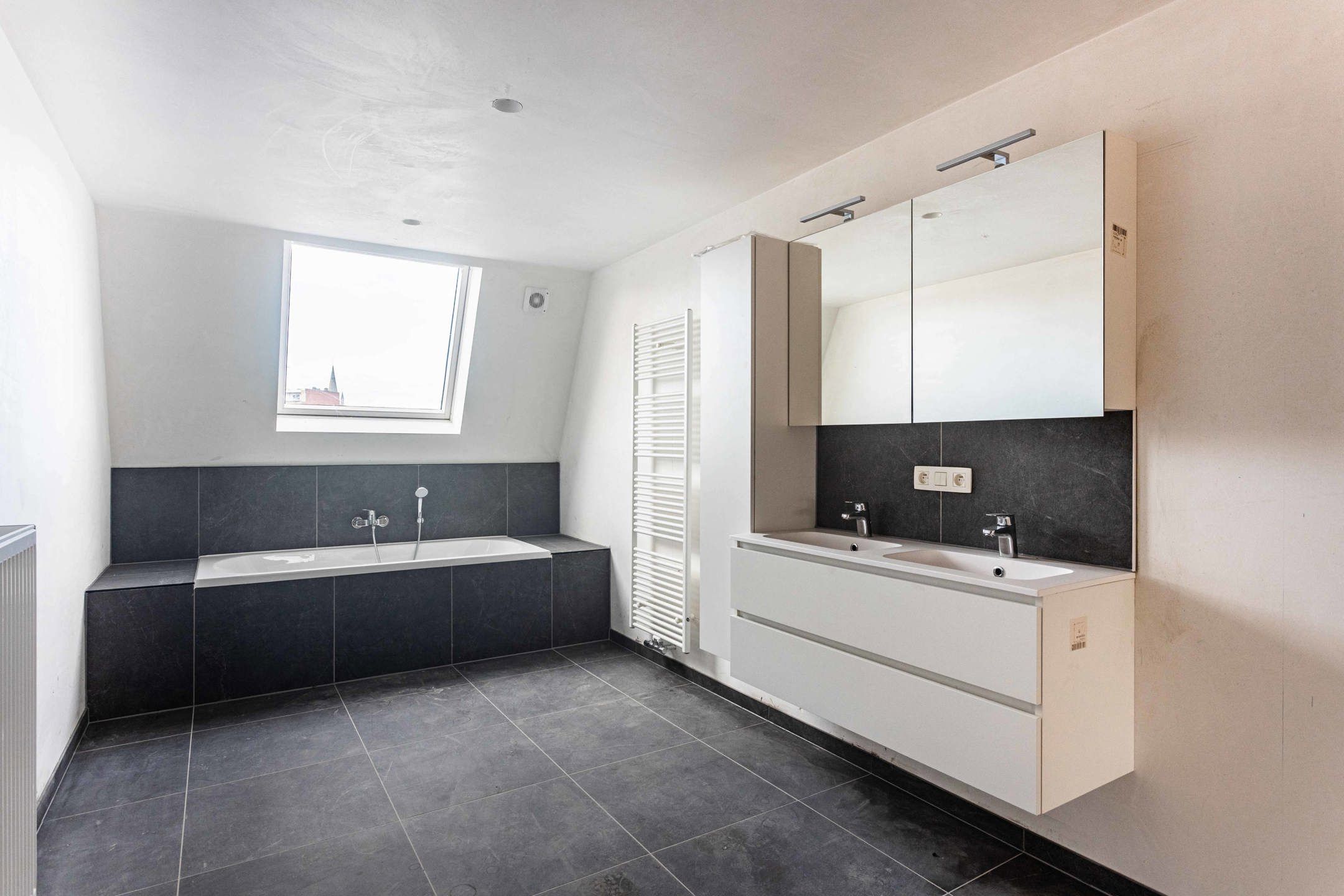 Ruime totaalrenovatie nabij centrum & station met stadstuin foto 15