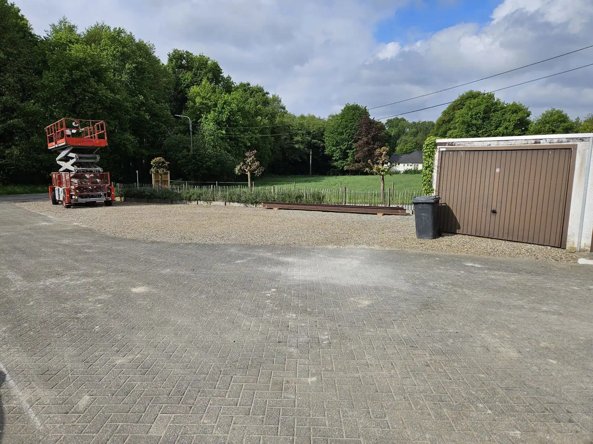 TE HUUR Oudsbergen - magazijn/werkplaats van 293m² foto 4