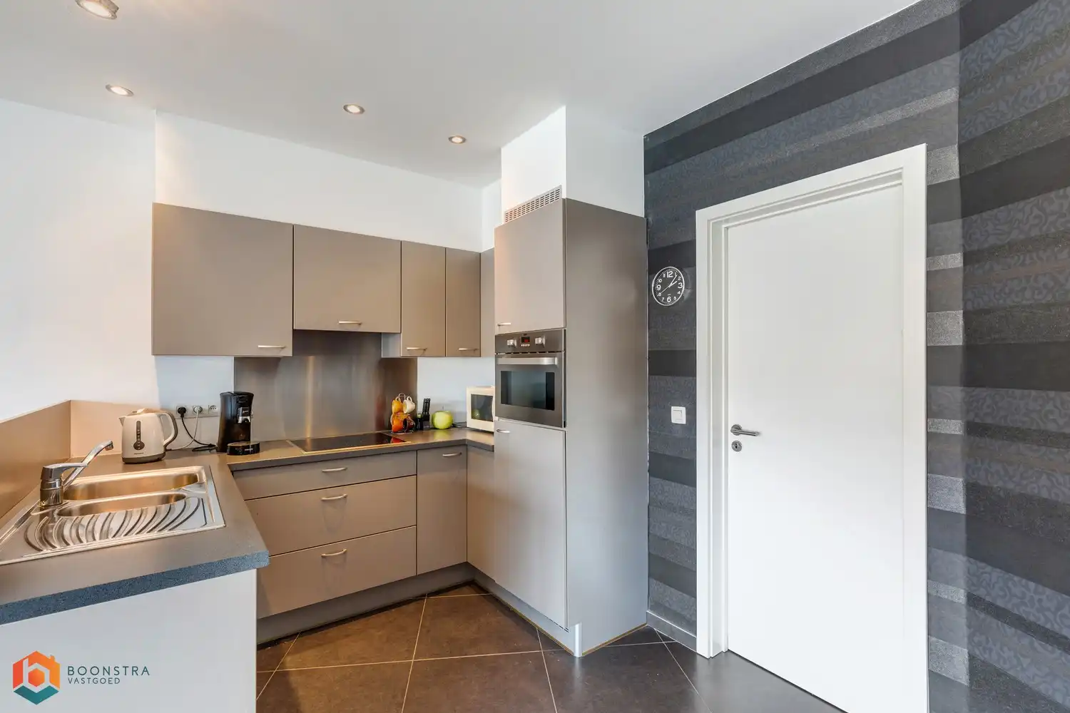 Appartement met 2 slpkrs in centrum Putte foto 6