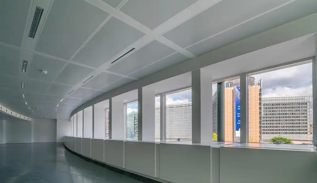 SCHUMAN 6 - 1.077m² te huur foto 14