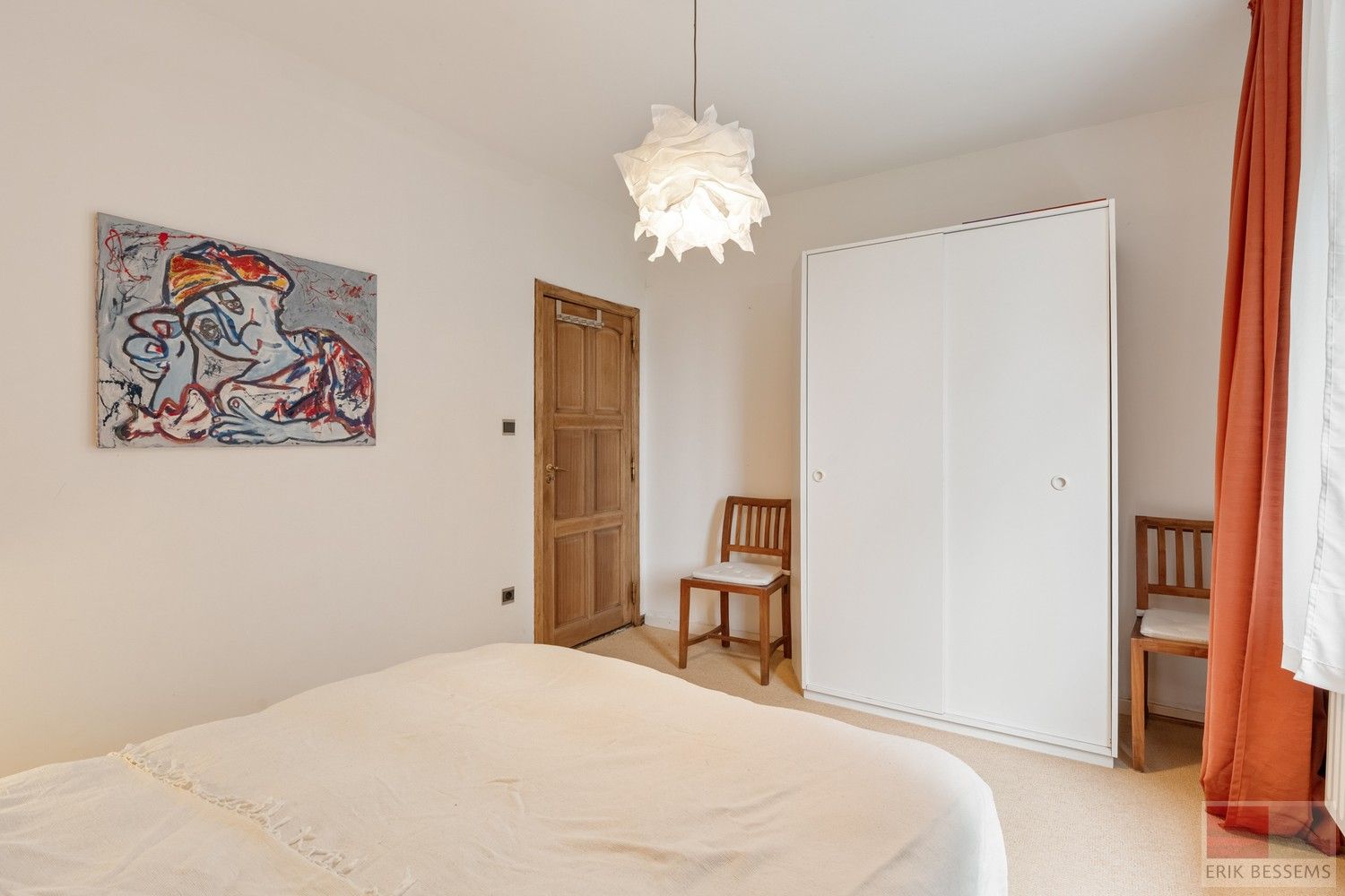 Karaktervolle woning uit 1980 bevindt zich op een perceel van maar liefst 1.399 m² en biedt een bewoonbare oppervlakte van 278 m² foto 14