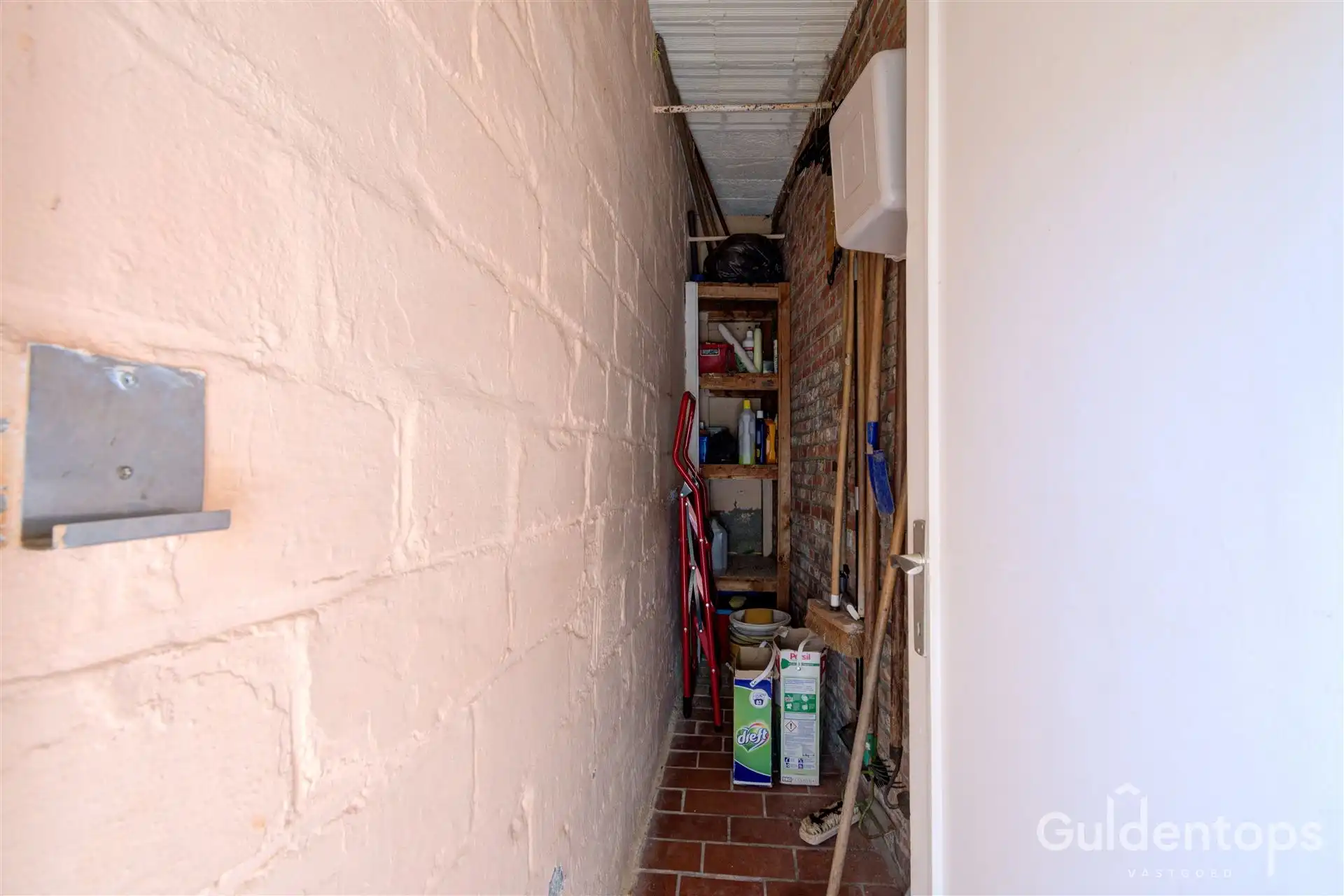 Zeer goed gelegen rijwoning foto 33