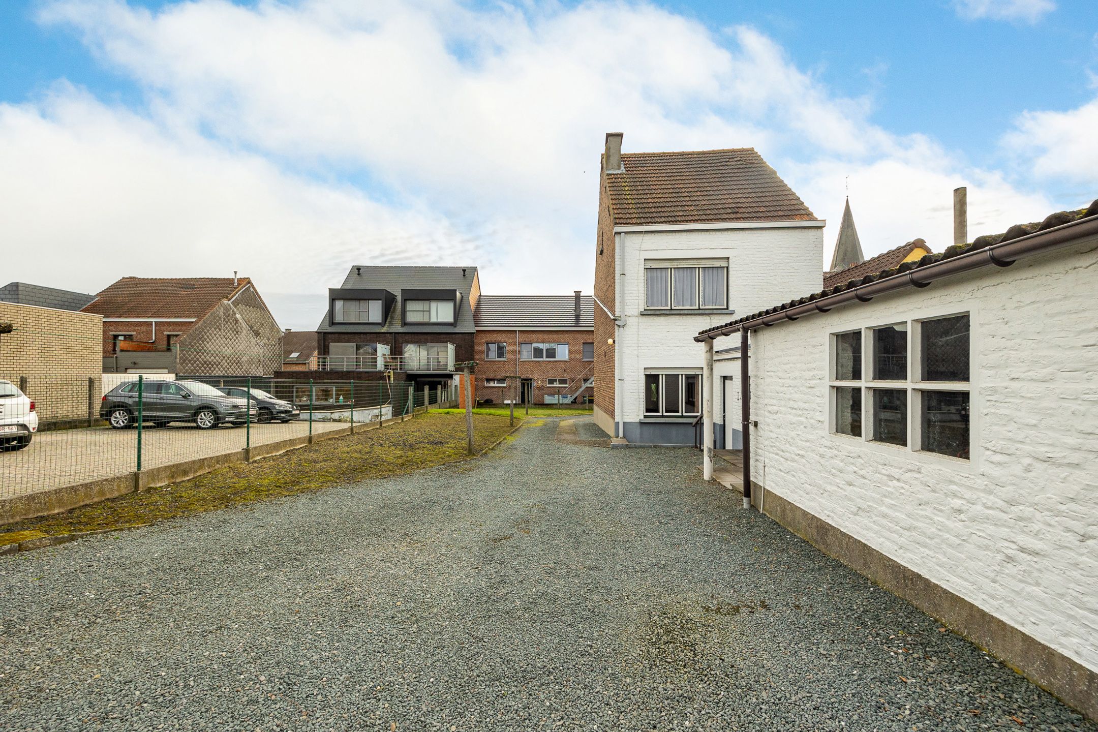 te renoveren 3-gevel woning met tuin foto 16