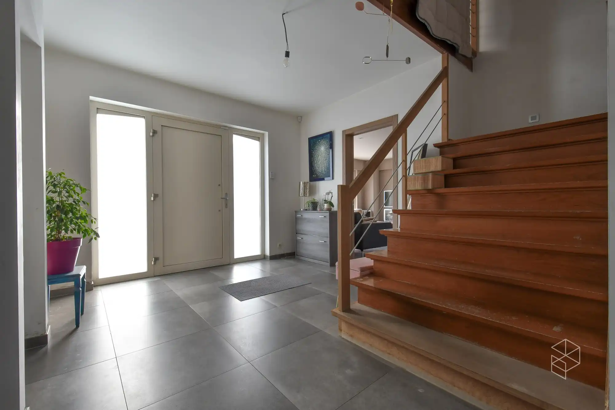 Grote woning met 4 slpk en grote tuin foto 6