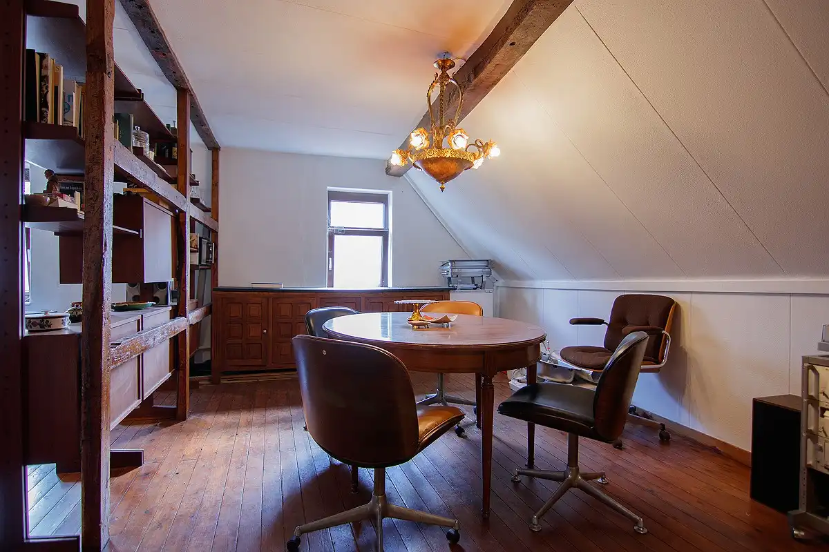 Horecapand met appartement en studio gelegen te Markt 35 te Bilzen Hoeselt foto 15
