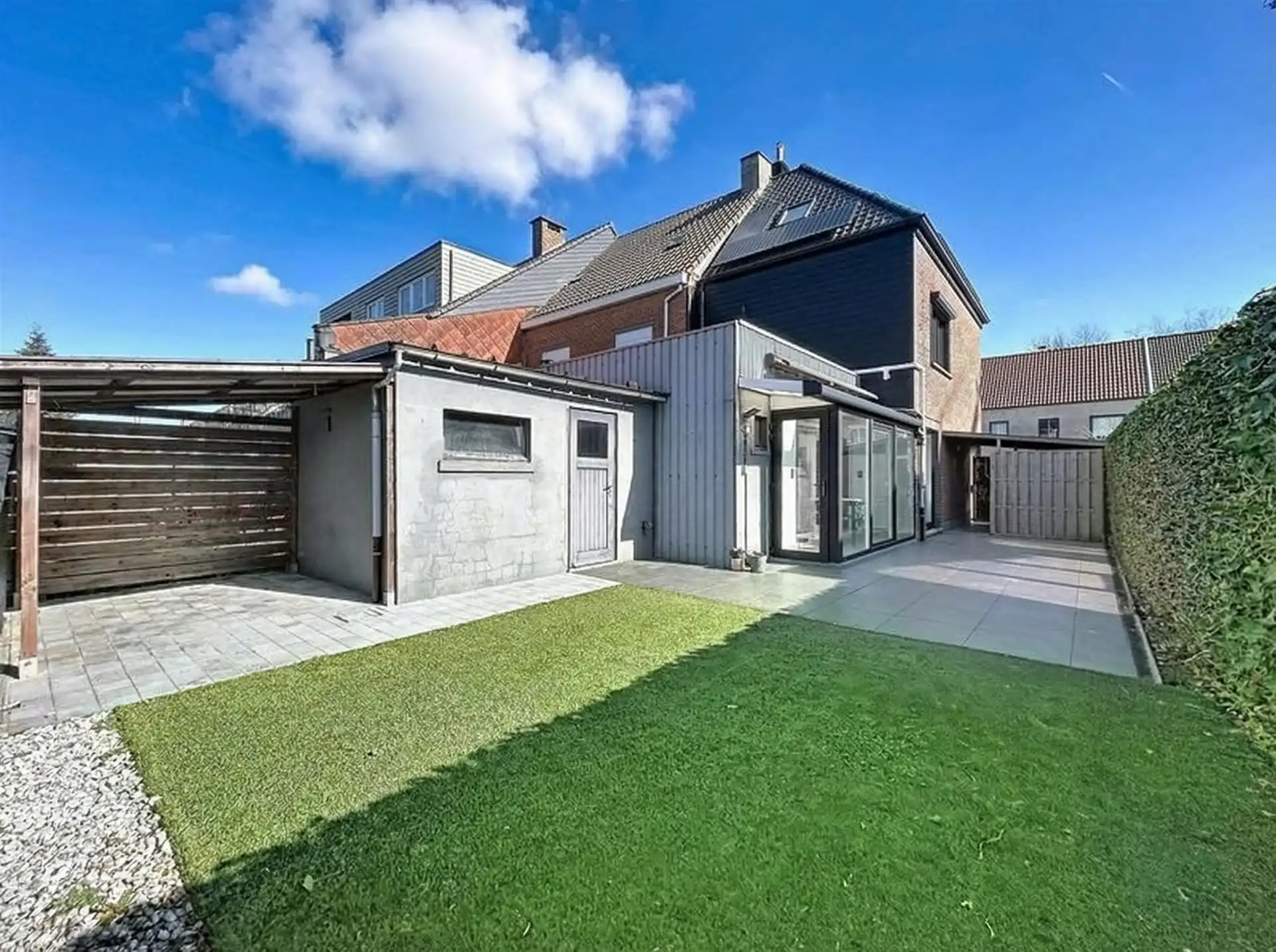  half open bebouwing met 3 slaapkamers en oprit voor meerdere wagens op toplocatie foto 17