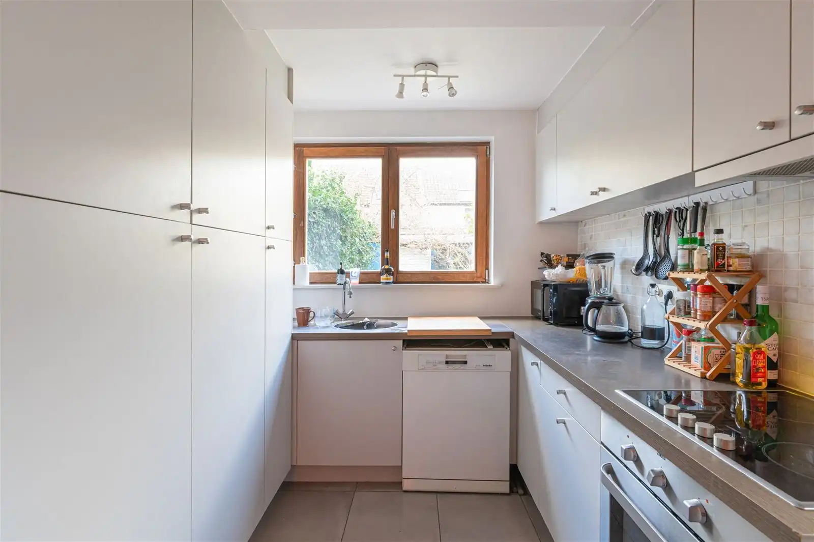 Instapklaar duplex appartement met ruime tuin in Gent foto 6