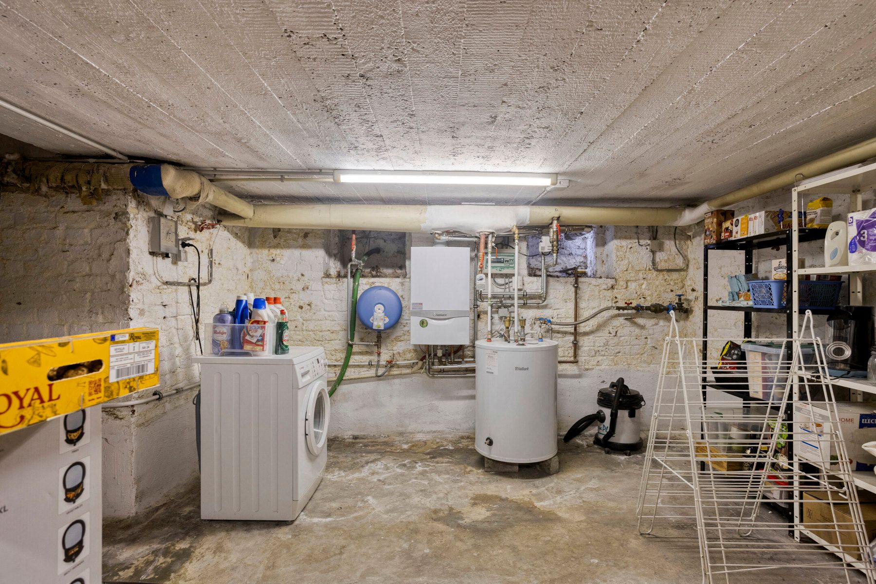 Charmante halfopen woning met potentieel foto 22