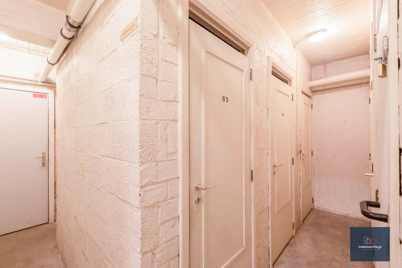 Ruim 2 slaapkamerappartement met garagebox nabij de Blaarmeersen foto 16