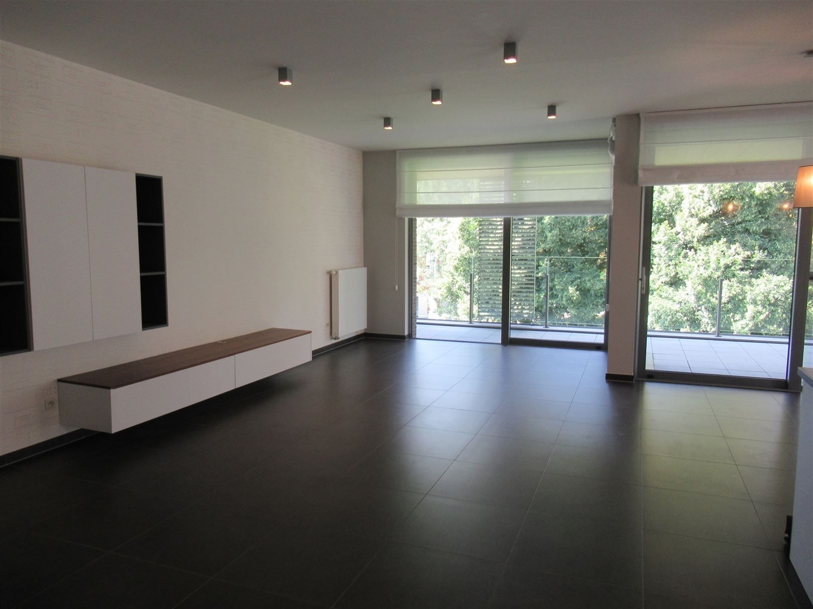 Appartement met 2 slpk's, terras en garage in centrum van Sint-Truiden. foto 5