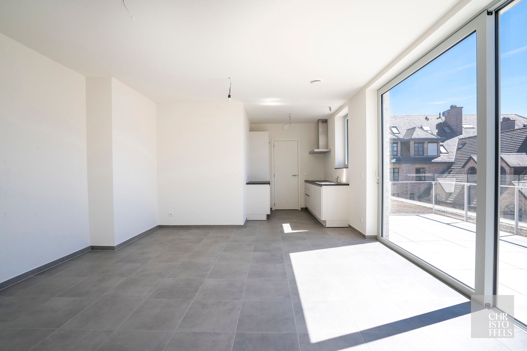 TE HUUR - Nieuwbouw 2-slaapkamerappartement in hartje Lanaken! foto {{pictureIndex}}