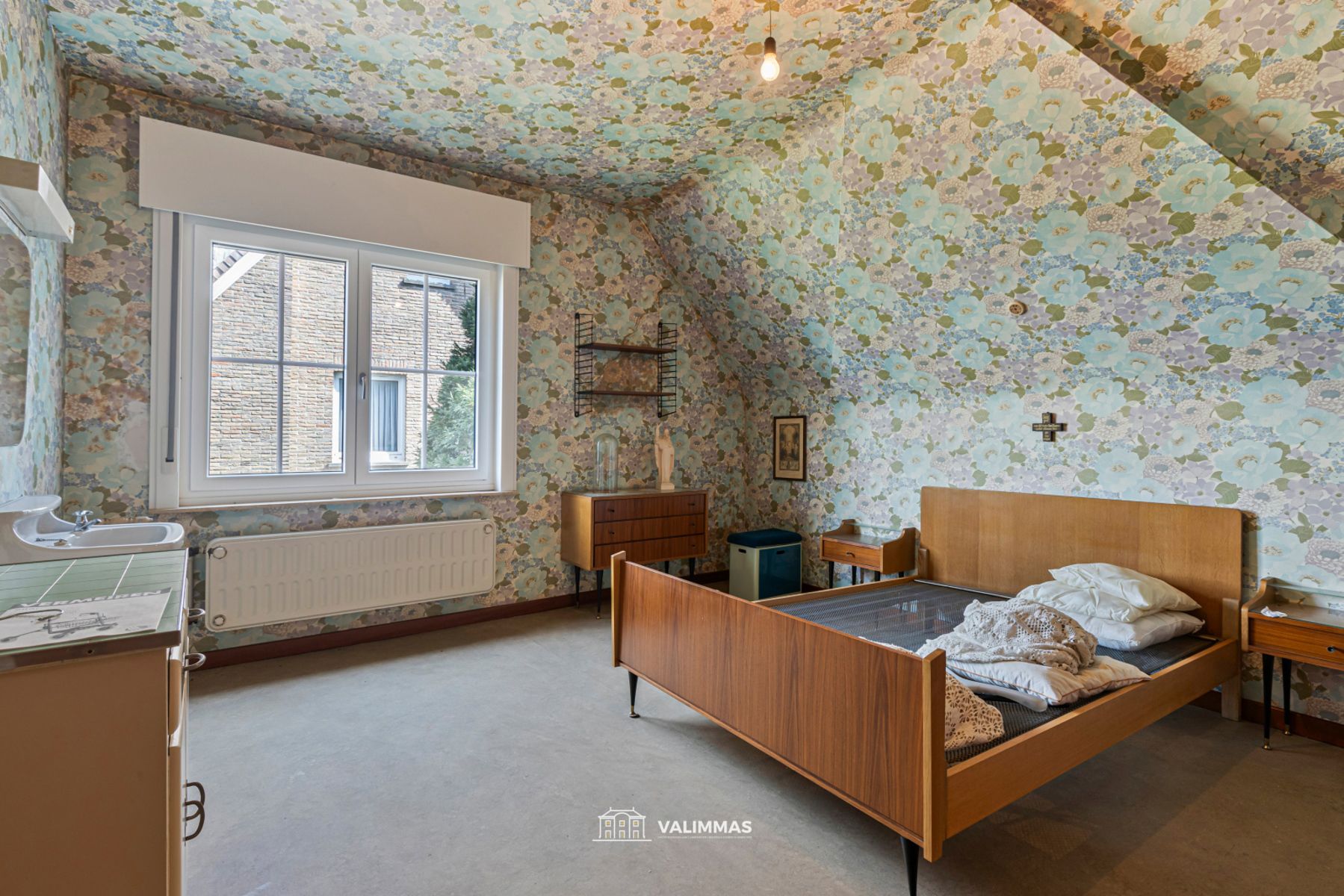 Zeer ruime en stijlvolle klassieke villa met garage en tuin foto 18