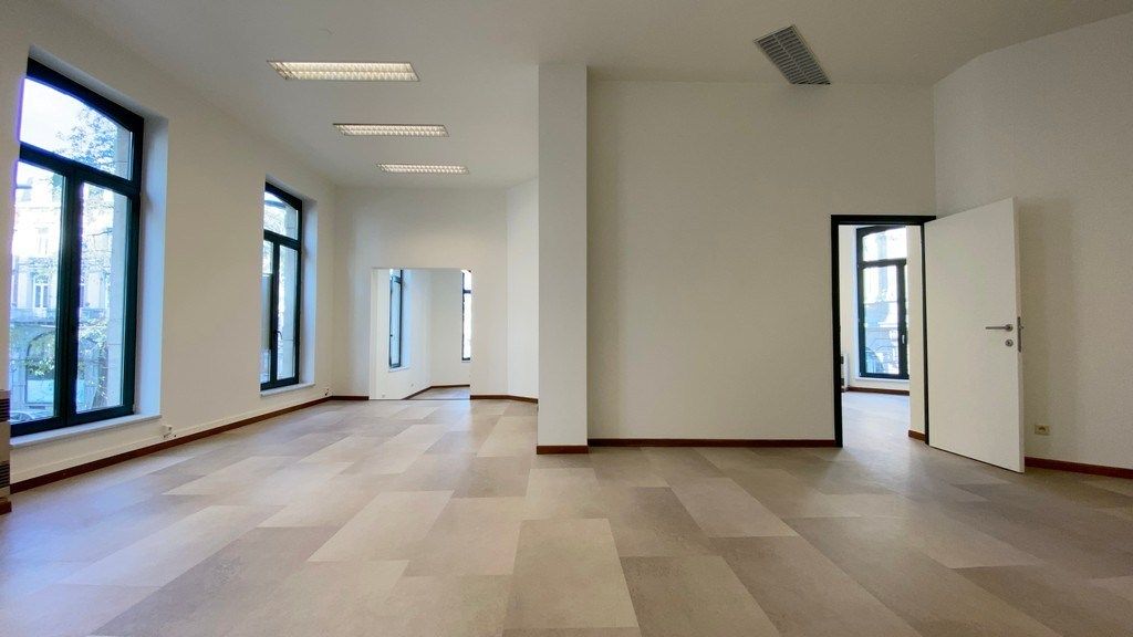 Kantoorruimte te huur in gerenoveerde herenwoning in centrum Gent foto 12