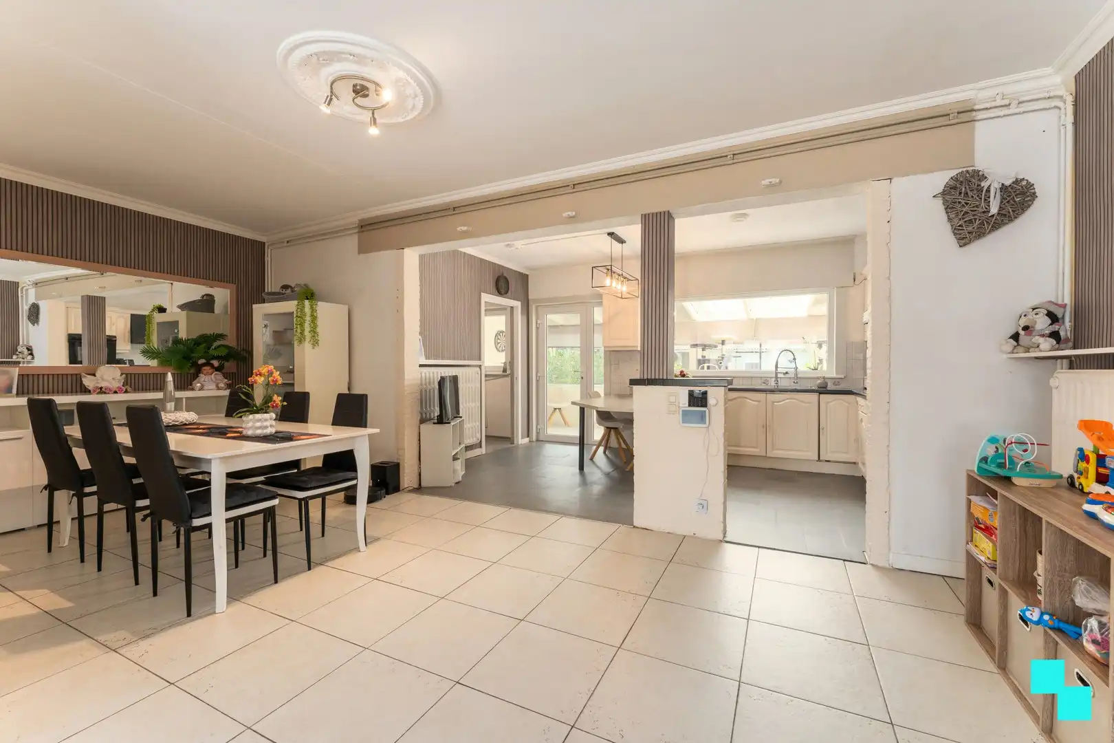 Zuidgerichte woning met uitweg en aparte garage - Assebroek foto 7