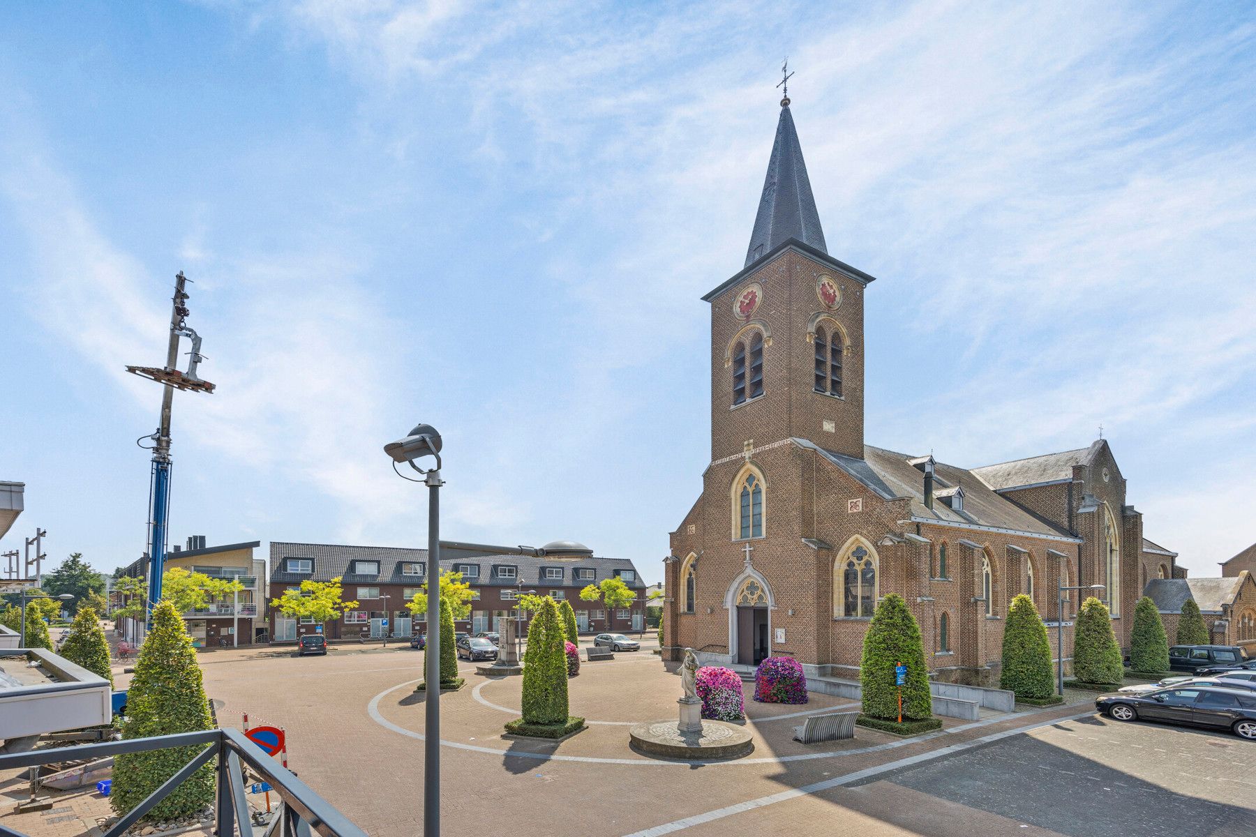 Woning met 2 slpk. en praktijkruimte in centrum Kinrooi.  foto 11