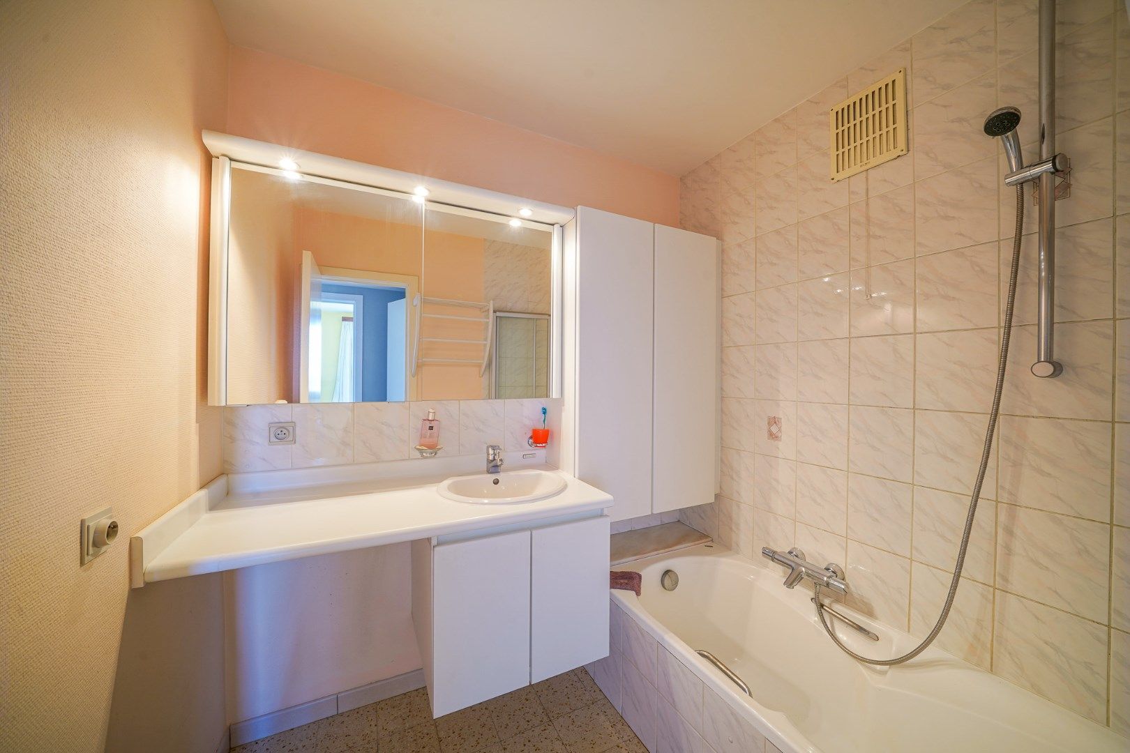 3-slaapkamerappartement met duinen/zeezicht in Bredene foto 15