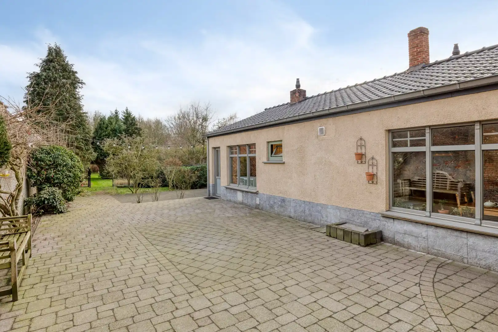 Ruime, instapklare woning met prachtig karakter en unieke tuin (29a40ca) !  foto 27