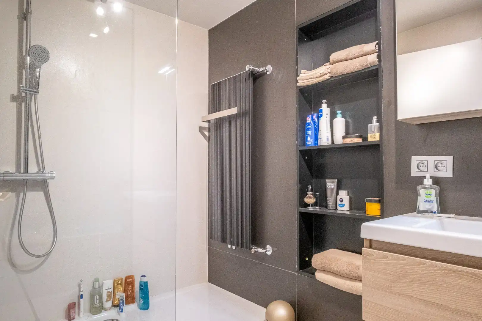 Gemeubeld appartement met prachtig uitzicht foto 18