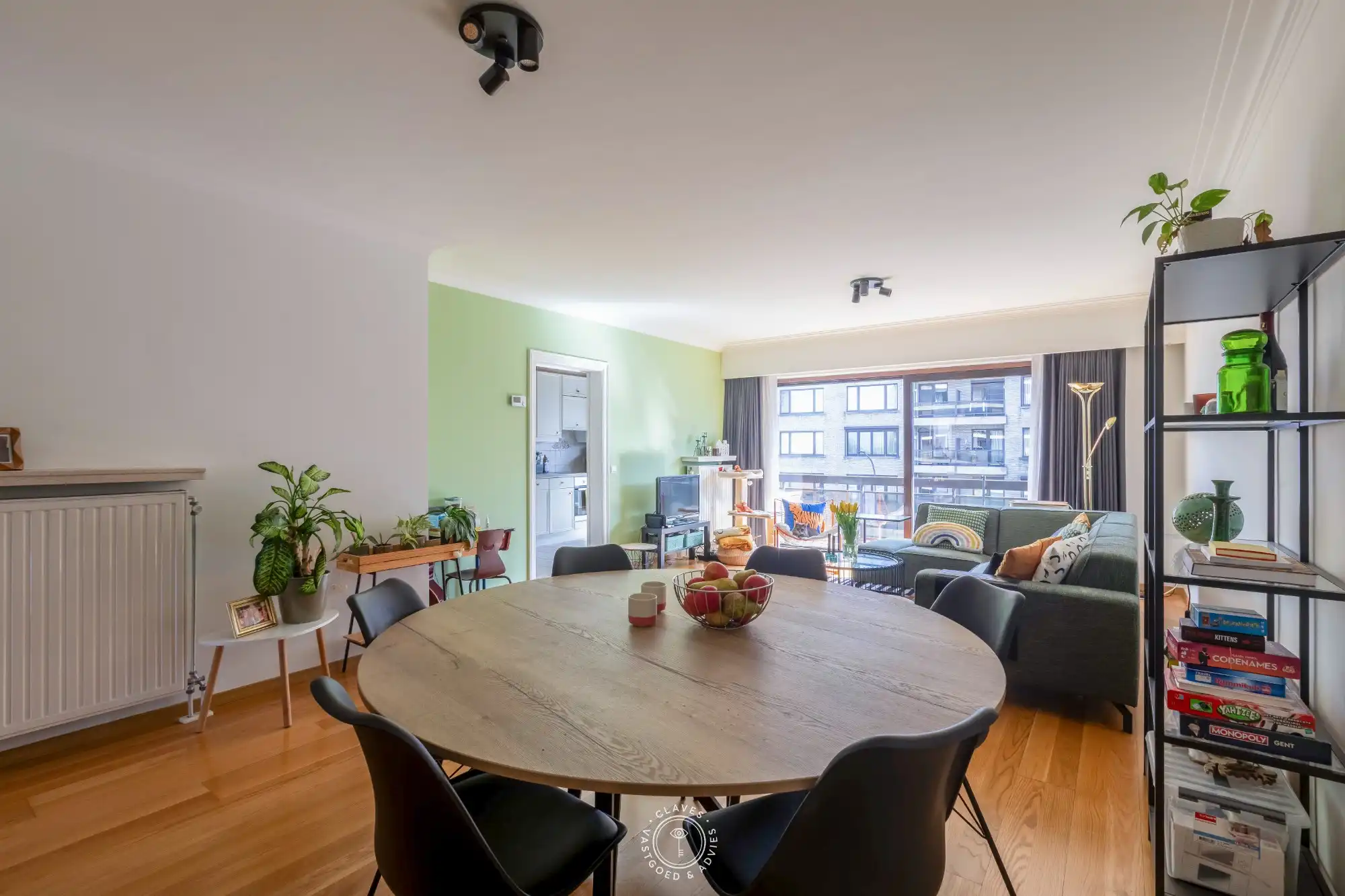 Gezellig 2 slaapkamer appartement met garagebox foto 2