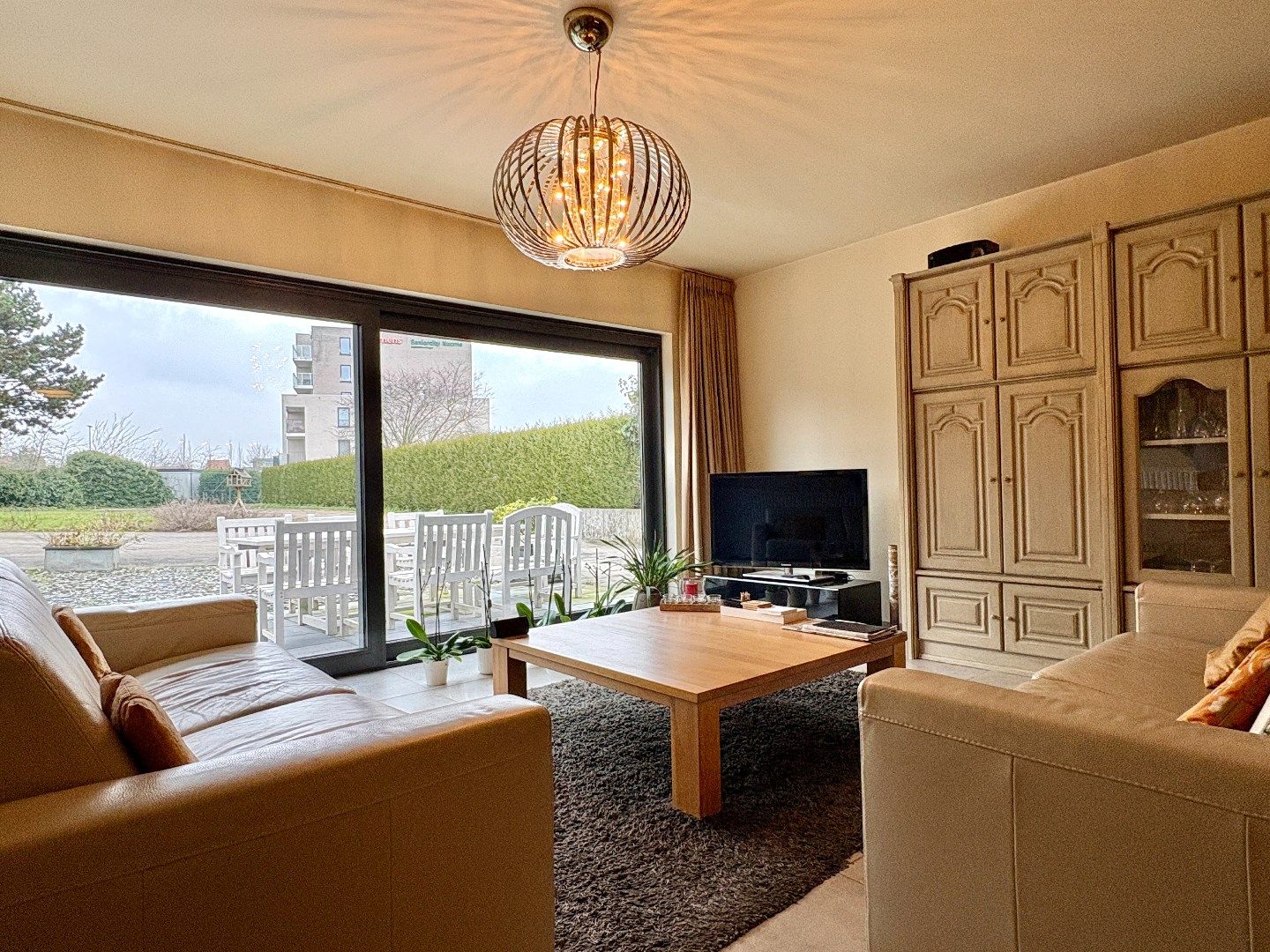 Hedendaags gelijkvloers appartement in centrum Kuurne. foto 3