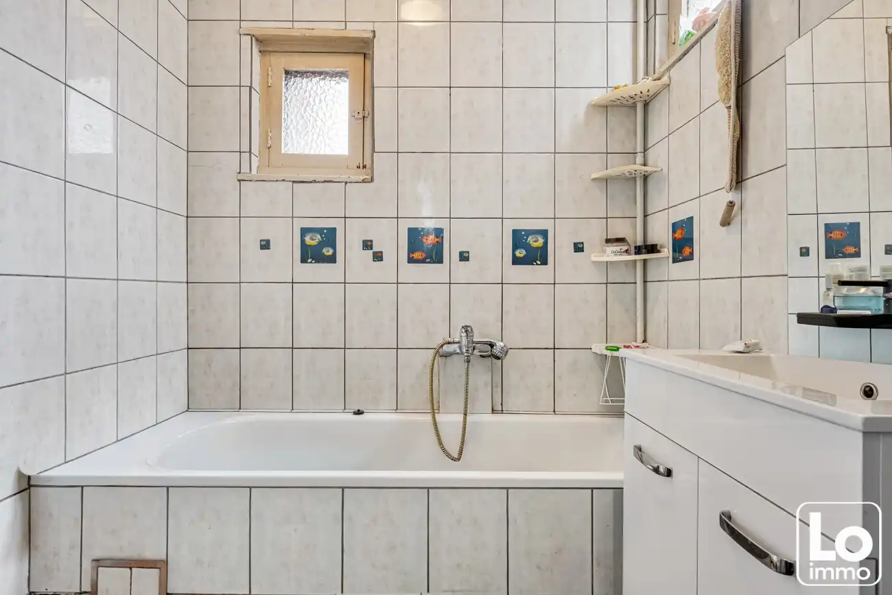 Ruime gesloten woning op een toplocatie in Sint-Amandsberg en nabij het centrum van Gent! foto 12