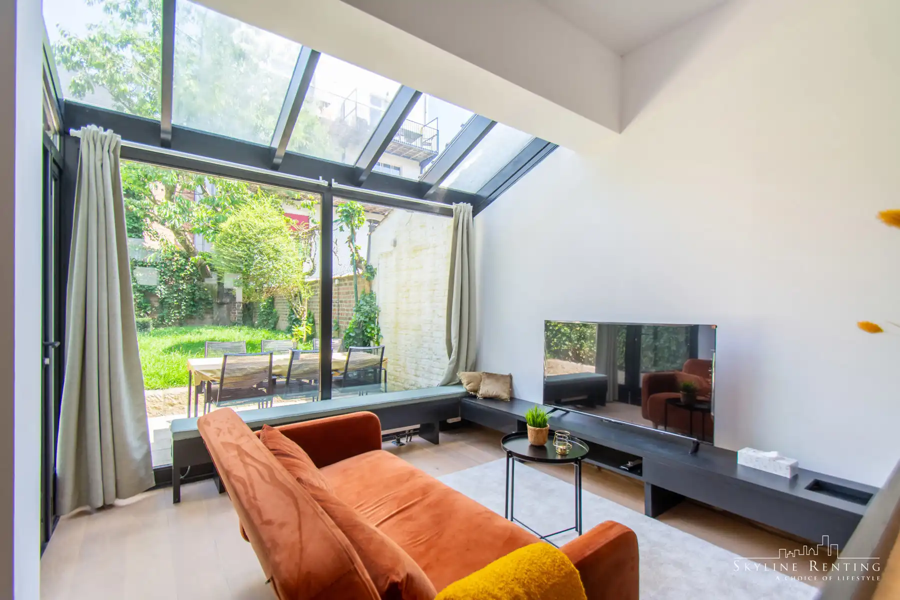 Gemeubeld duplex huis met tuin & privézwembad in Elsene foto 6