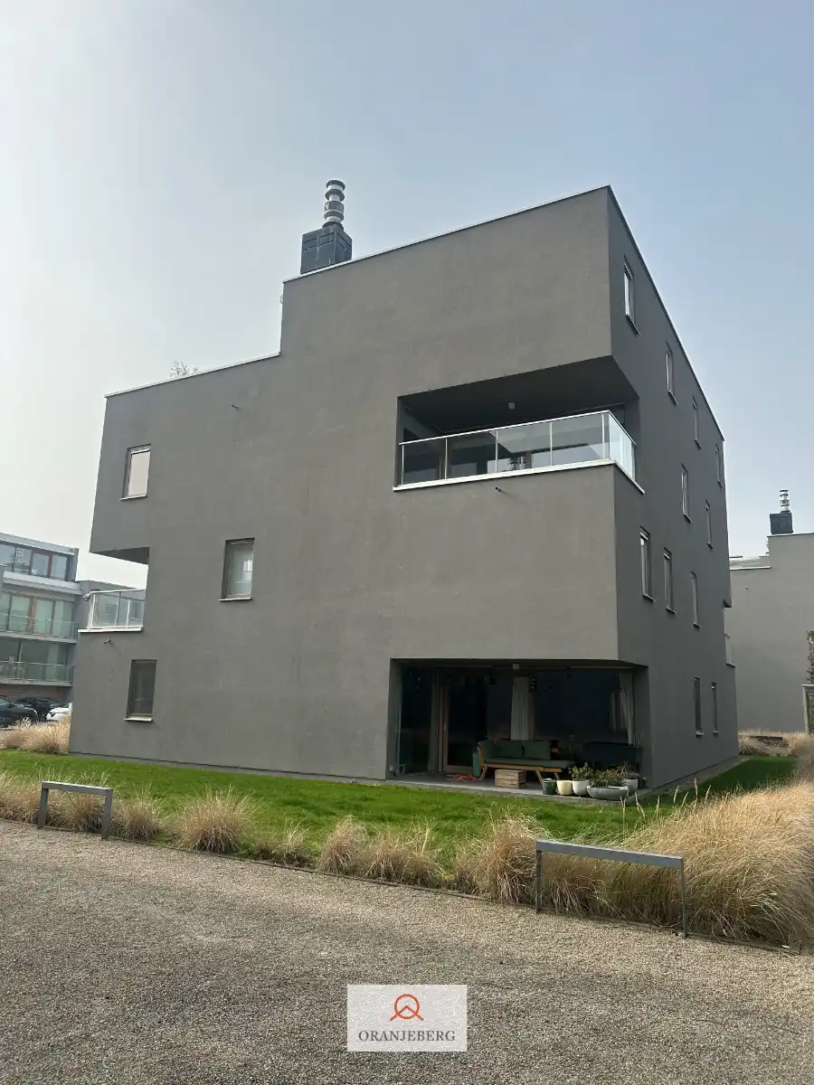 2slpk appartement met terras vlakbij het station Gent-Sint-Pieters foto 4