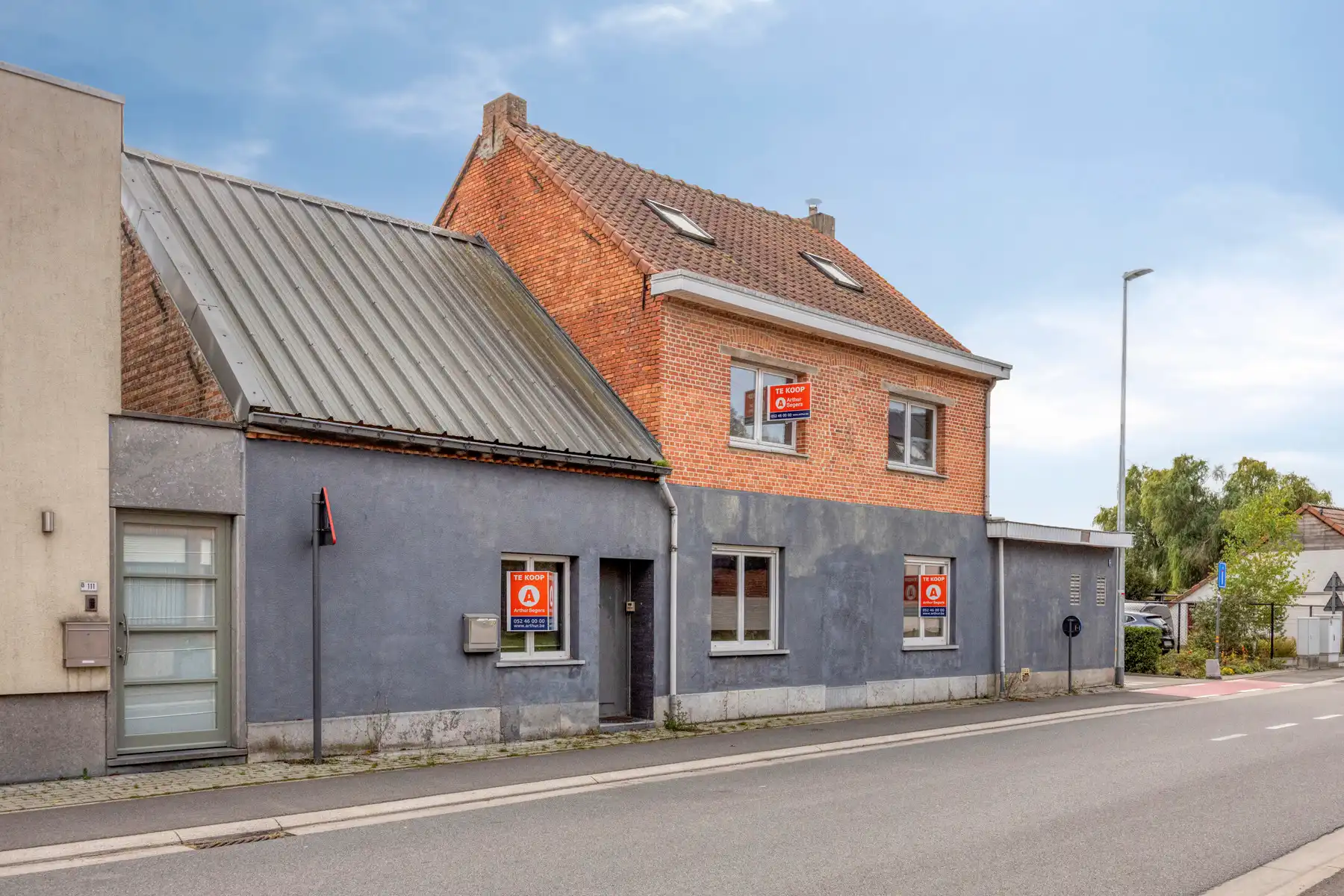 Ruime woning met 4 slaapkamers en loods  foto 2