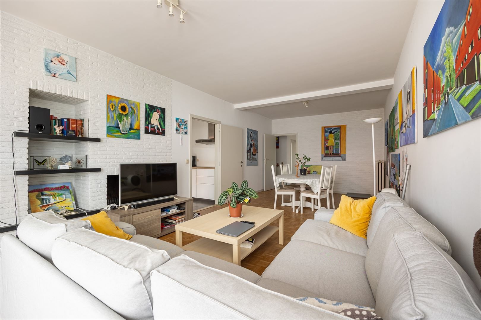 Opbrengsteigendom met 5 appartementen en garages foto 10