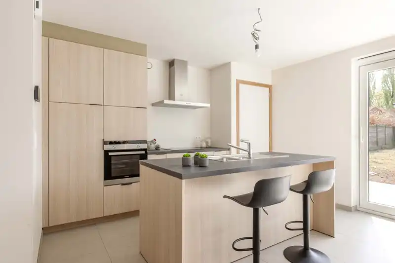 Prachtige, verrassend ruime nieuwbouwwoning met 3 slaapkamers én inpandige garage te koop in Dentergem! foto 6