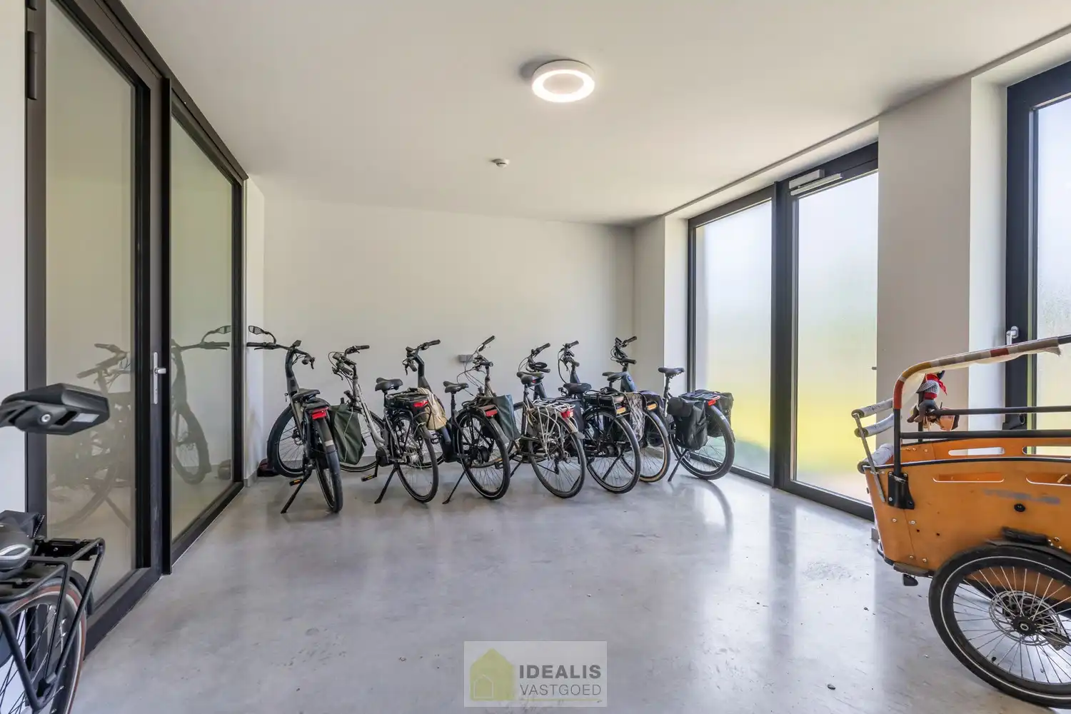 RECENT EN PERFECT ONDERHOUDEN GELIJKVLOERSAPPARTEMENT AAN DE RAND VAN HET CENTRUM IN PRACHTIG GROENE OMGEVING foto 18