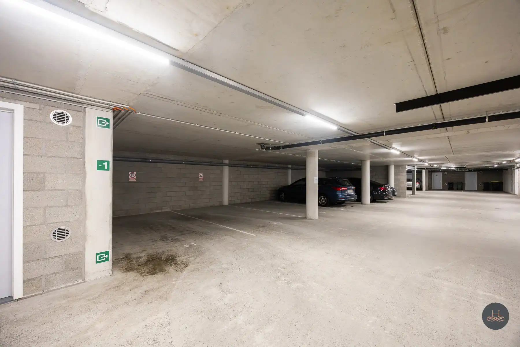 Overdekte autostaanplaats op toplocatie in Begijnendijk foto 3