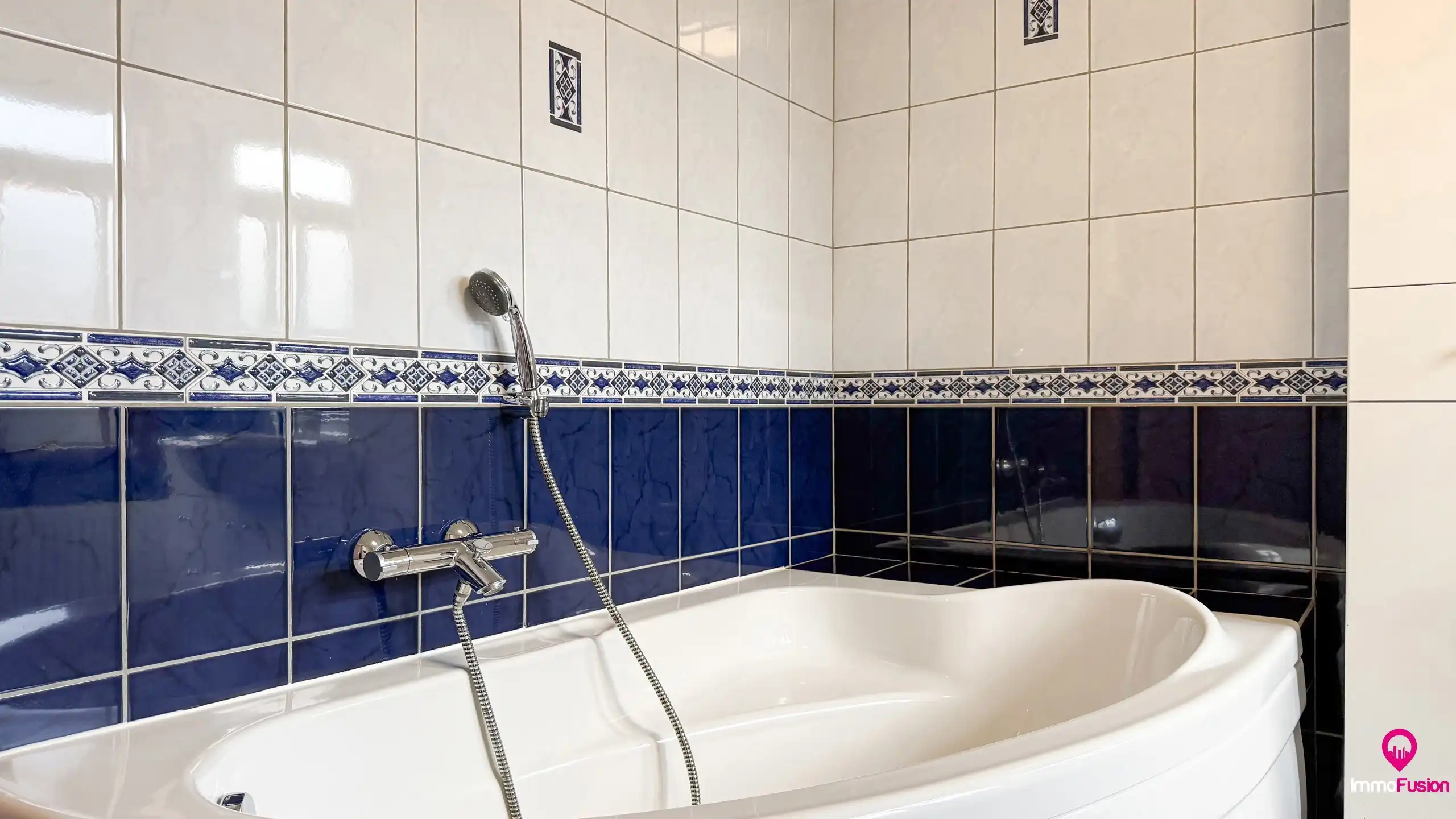 Charmante woning met 5 slaapkamers op een ruim perceel foto 28