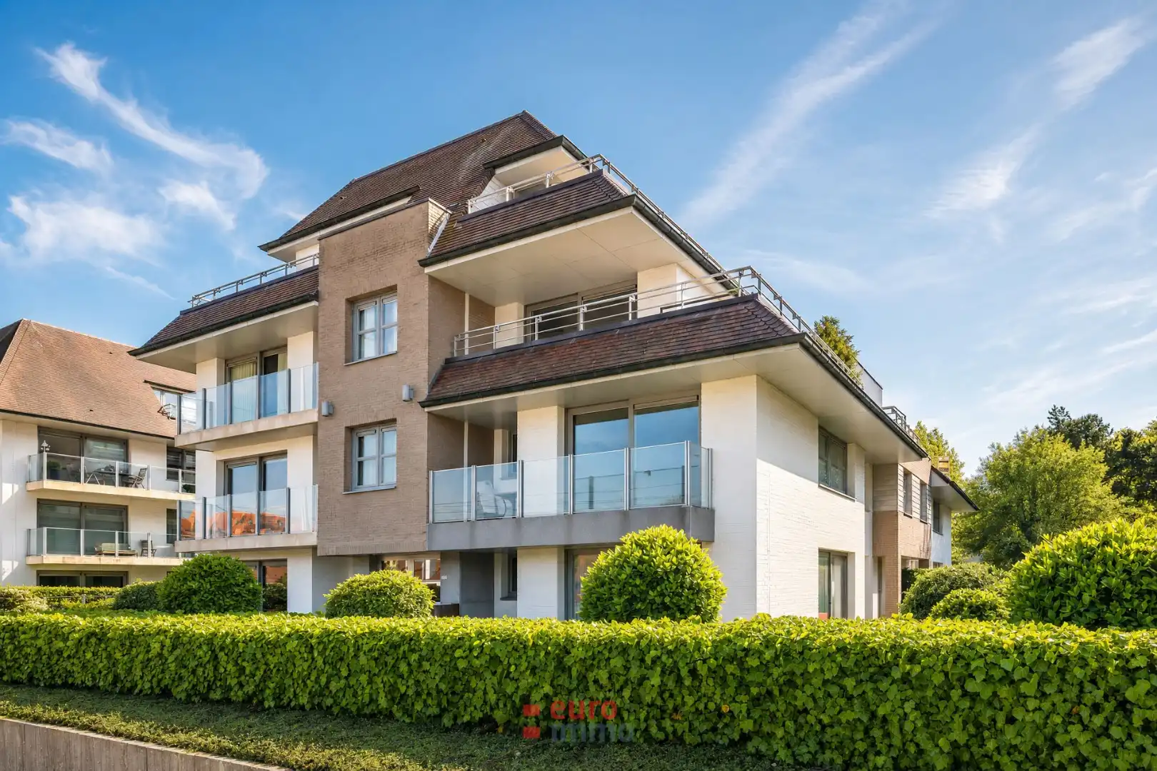 Aan de rand van de Simli-wijk gelegen top-appartement met 2 slaapkamers!! foto {{pictureIndex}}