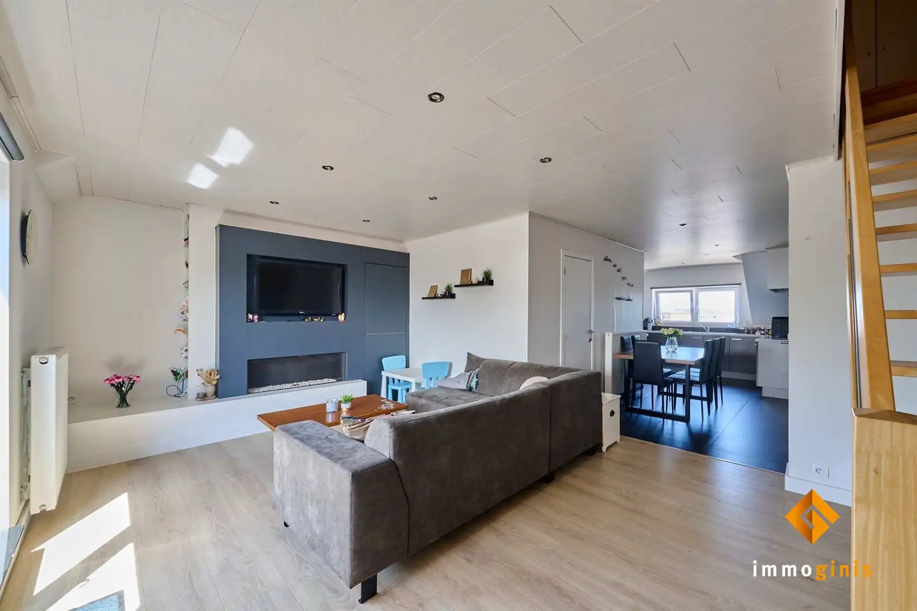 Verrassend ruim 1-slaapkamerappartement met zonnig terrasje, vlakbij centrum Leopoldsburg! foto 2