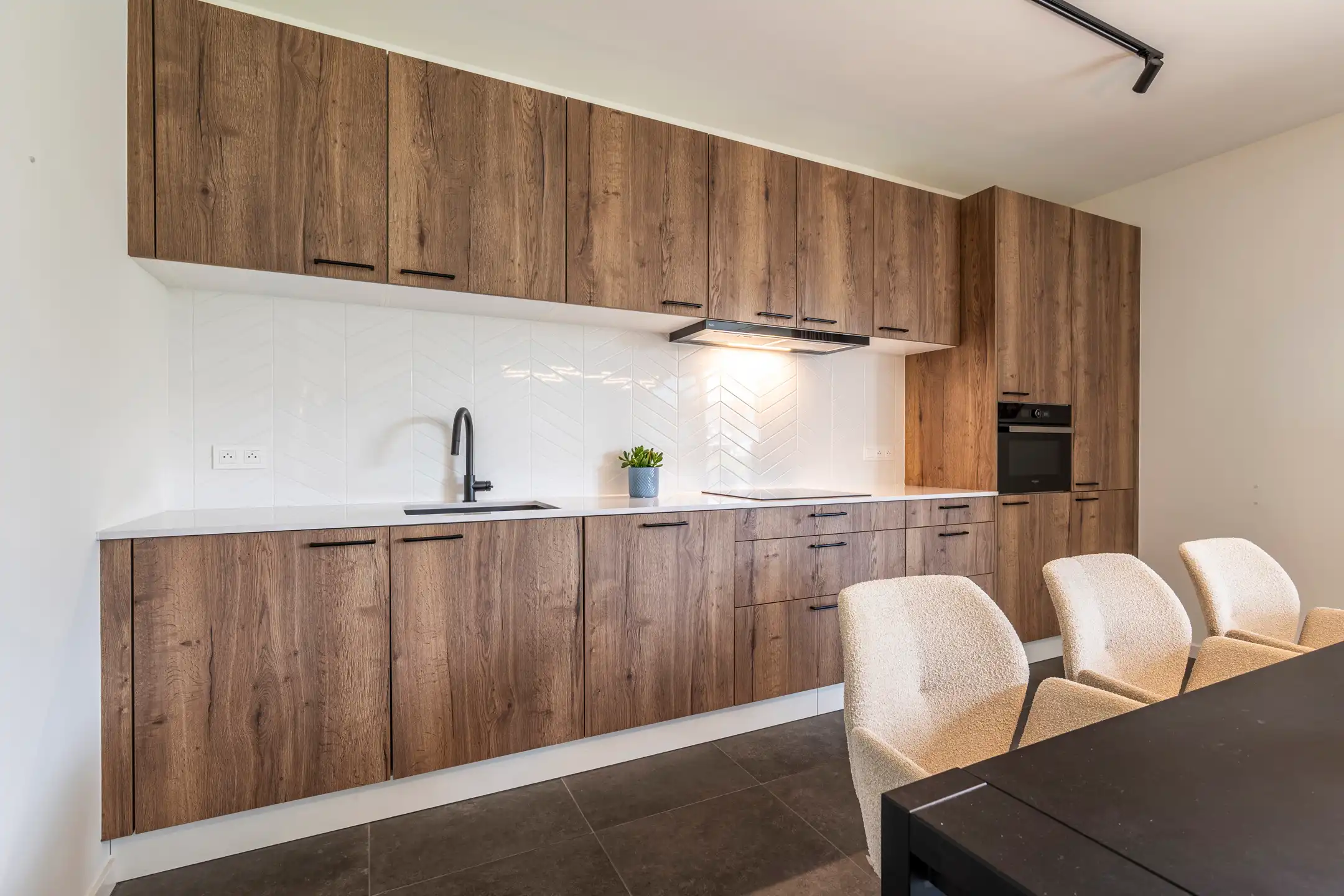 Uitstekend instapklaar appartement met groot terras in Arendonk foto 9