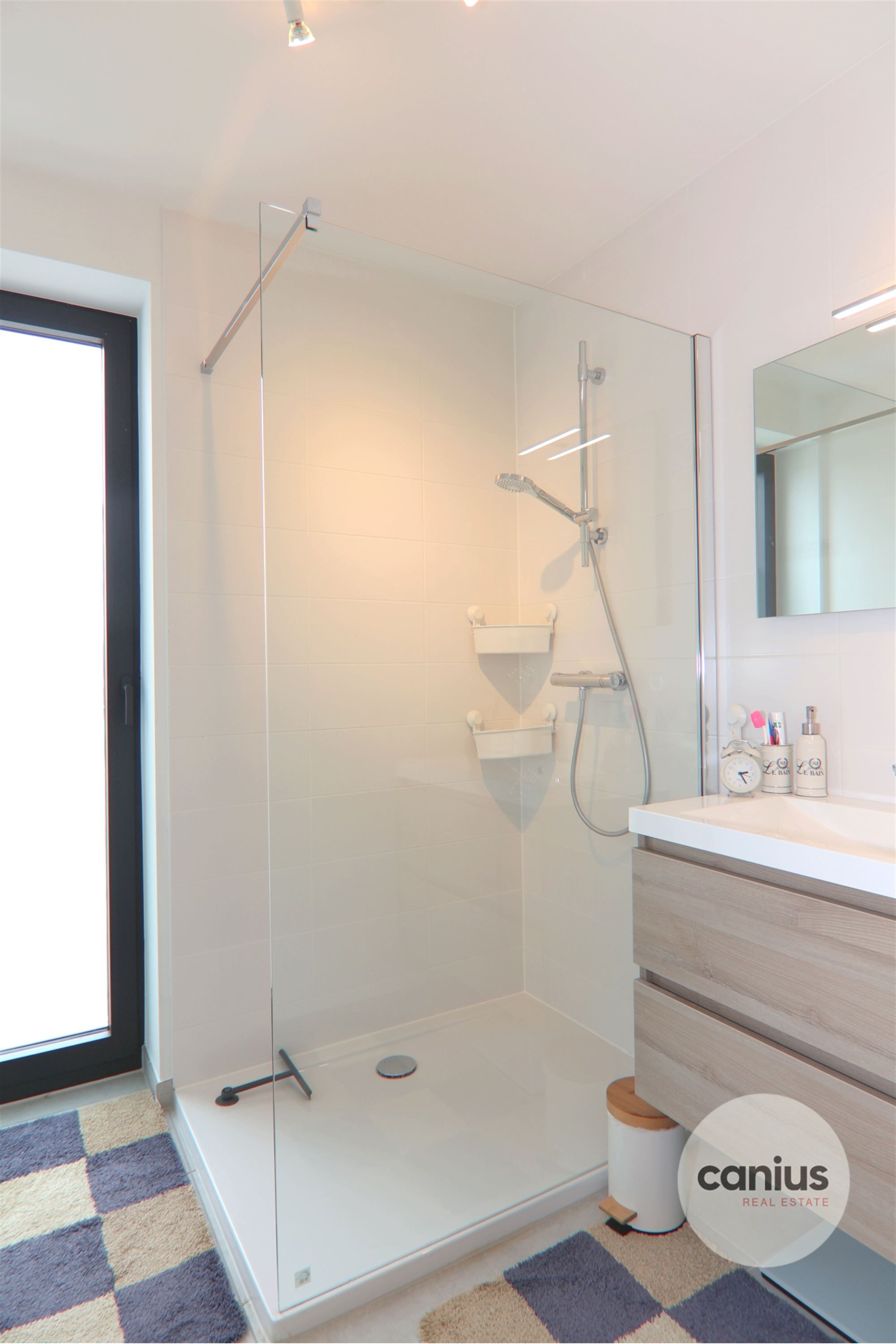 APPARTEMENT MET 2 SLPKS NABIJ HET CENTRUM foto 7