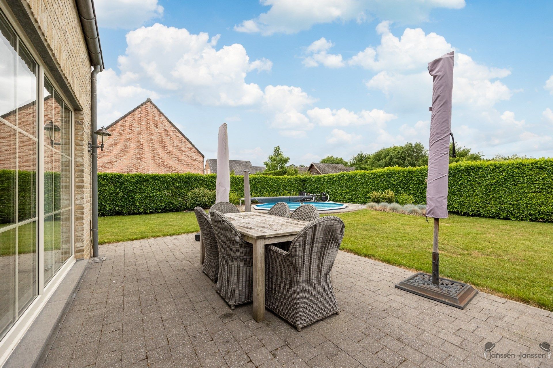 Instapklare woning met vier slaapkamers op een ruim perceel van 659m². foto 26