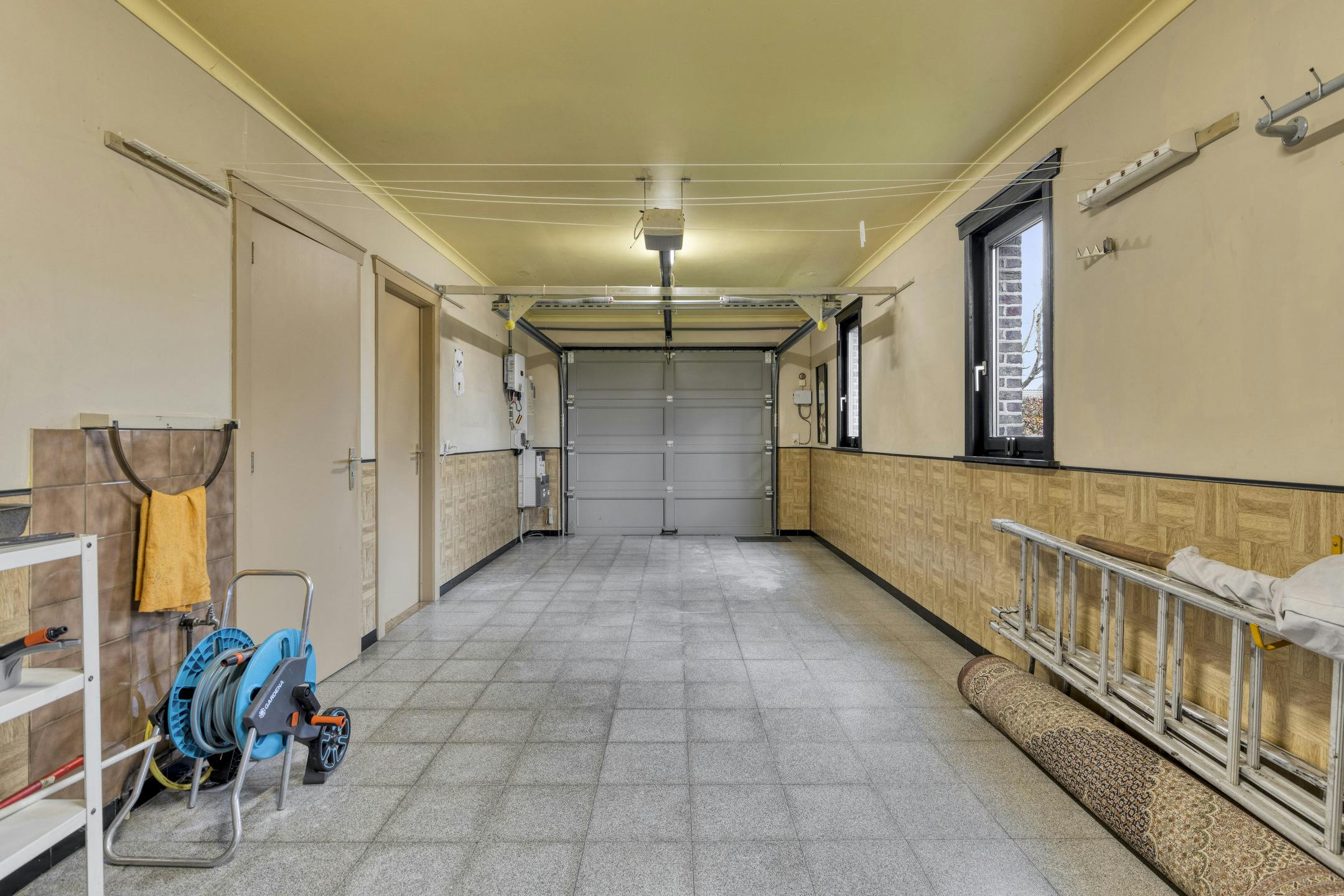 Mooie villa met schitterende tuin in residentiële woonwijk foto 22