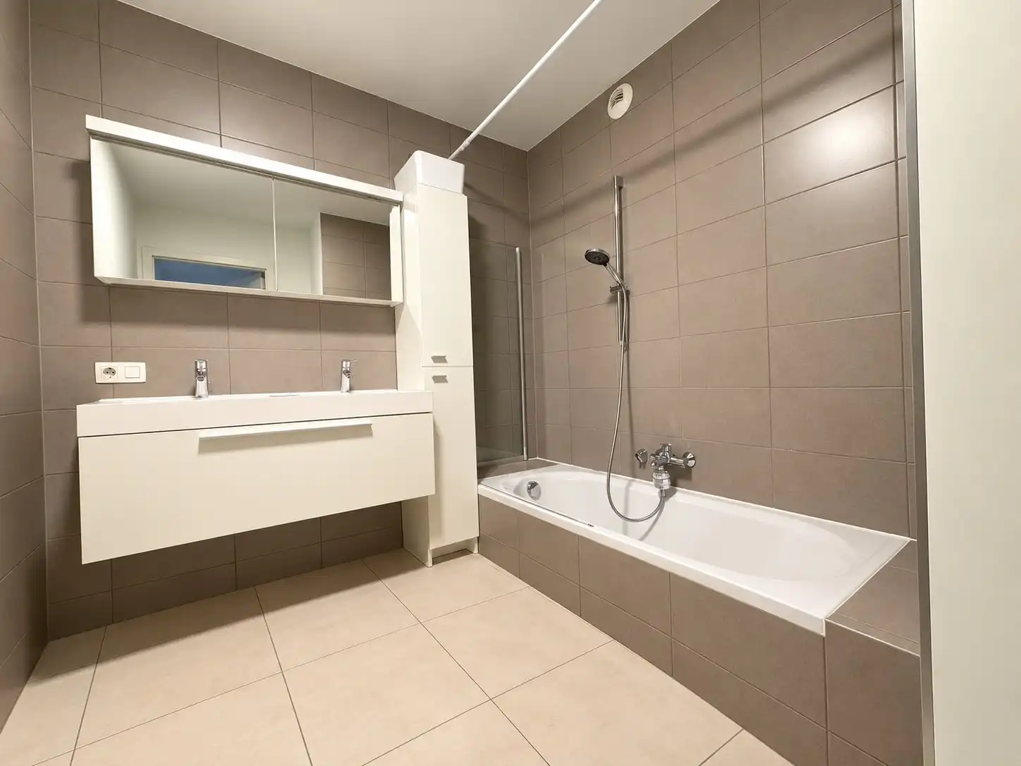 Prachtig afgewerkt gelijkvloersappartement foto 6
