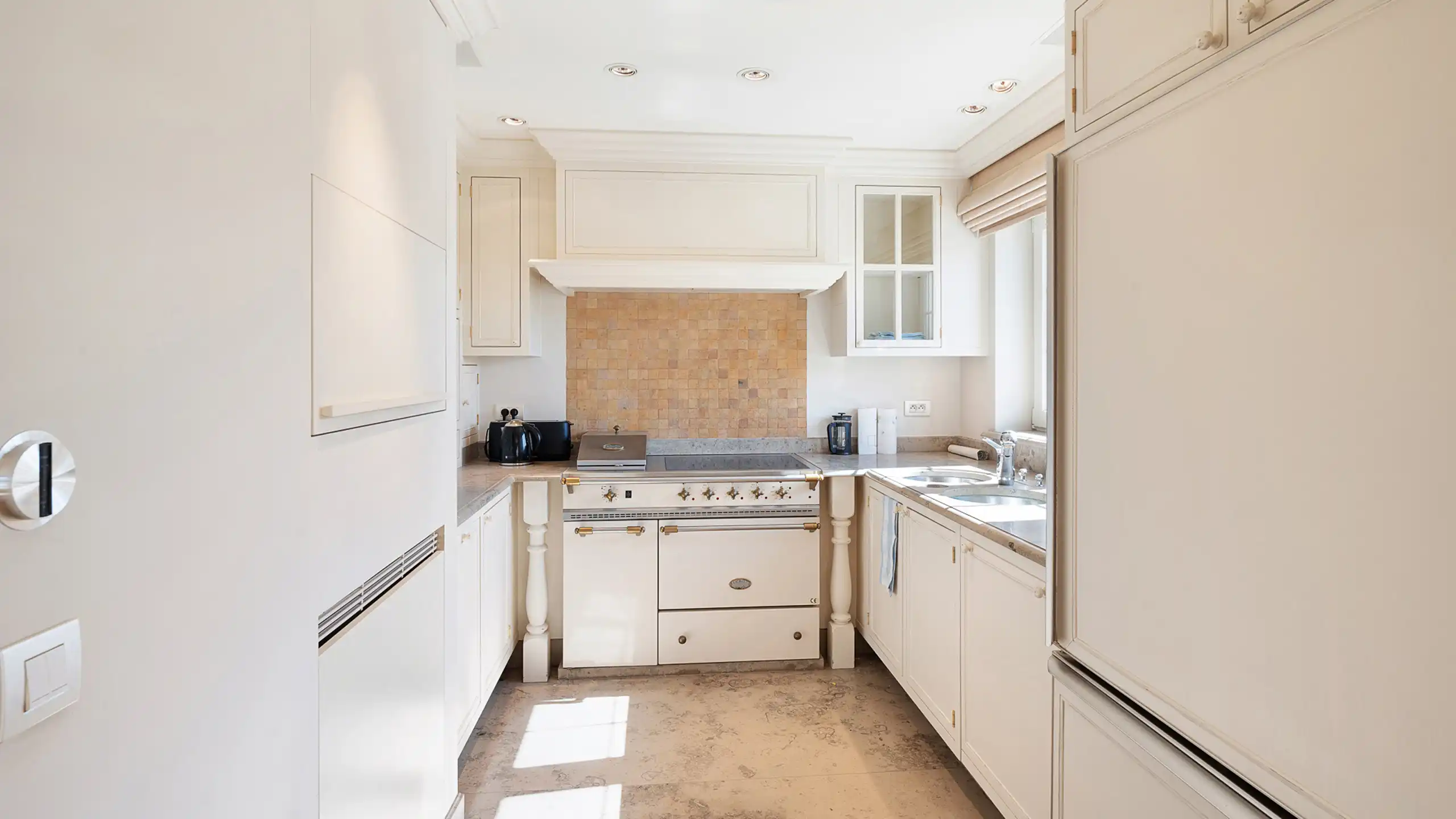 Prachtig HOEKAPPARTEMENT in een elegante villaresidentie... foto 9